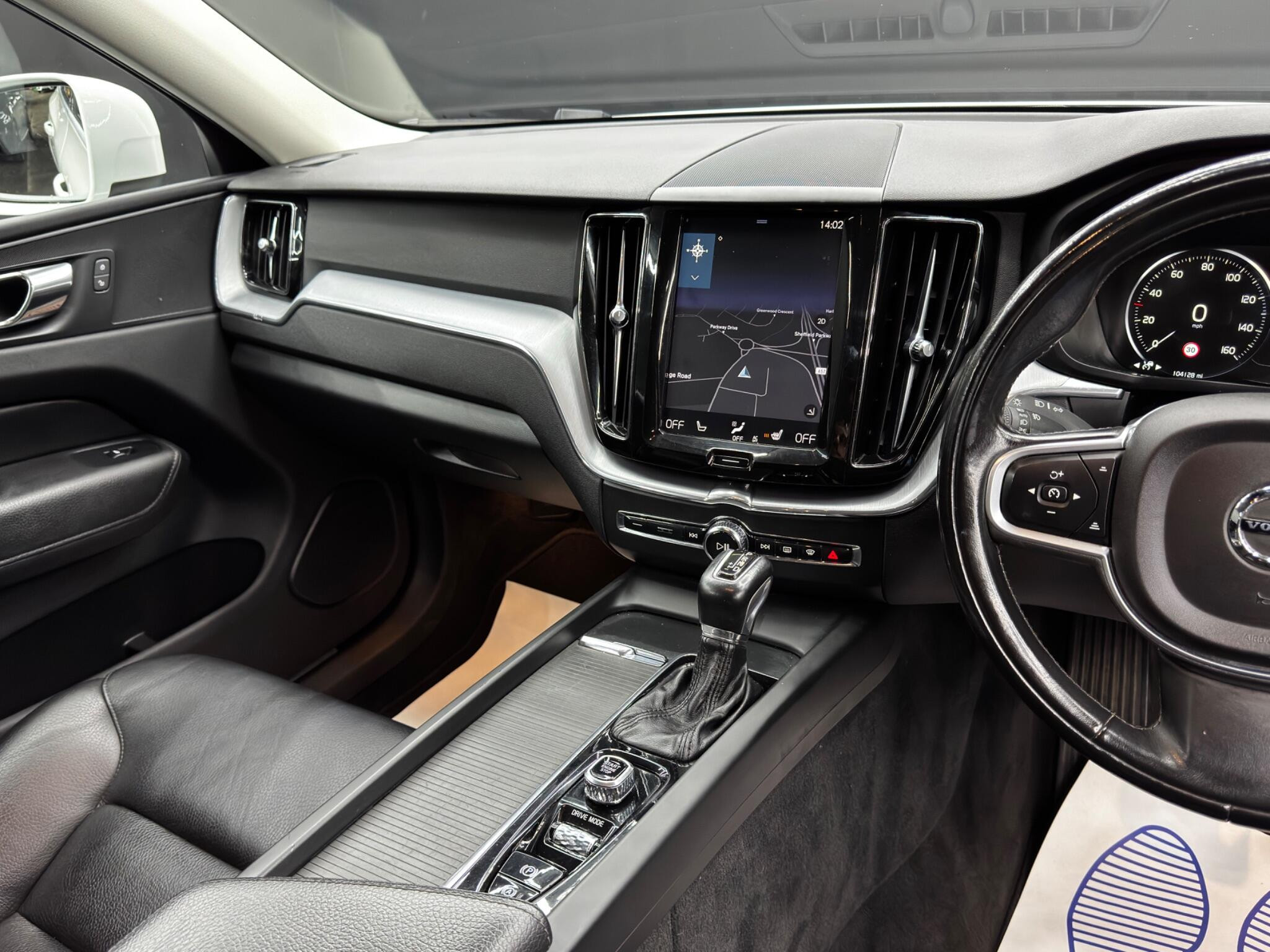 Volvo XC60 2.0 D4 Momentum Pro Auto AWD Euro 6 (s/s) 5dr 5dr Automatic 2026