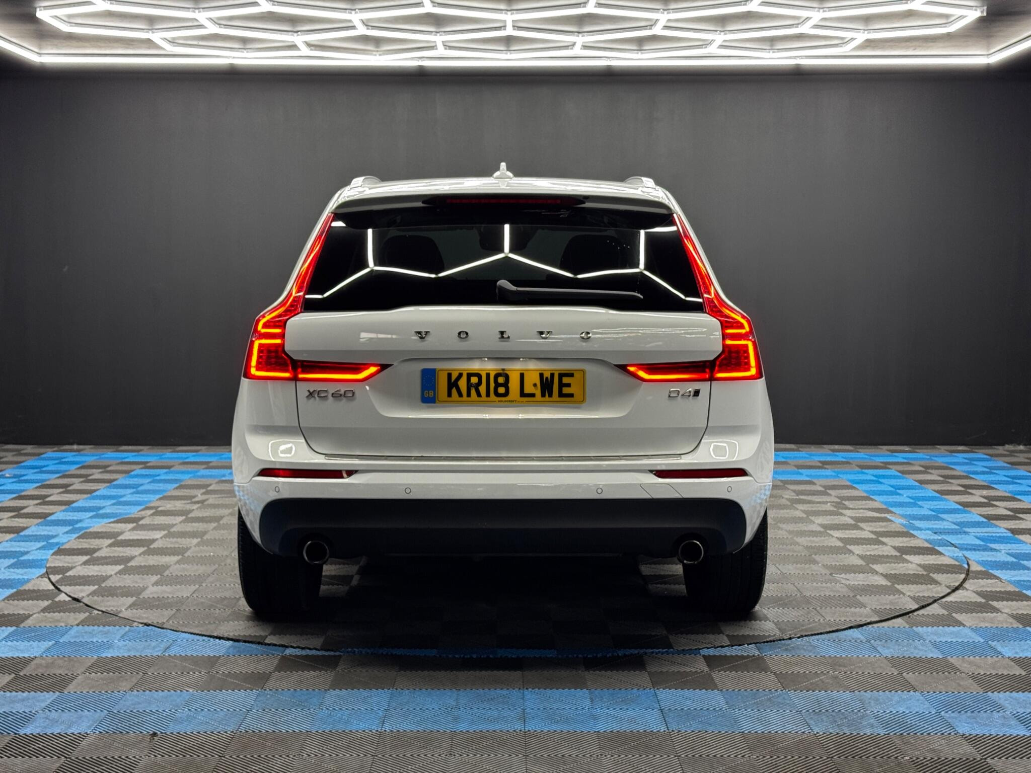 Volvo XC60 2.0 D4 Momentum Pro Auto AWD Euro 6 (s/s) 5dr 5dr Automatic 2026