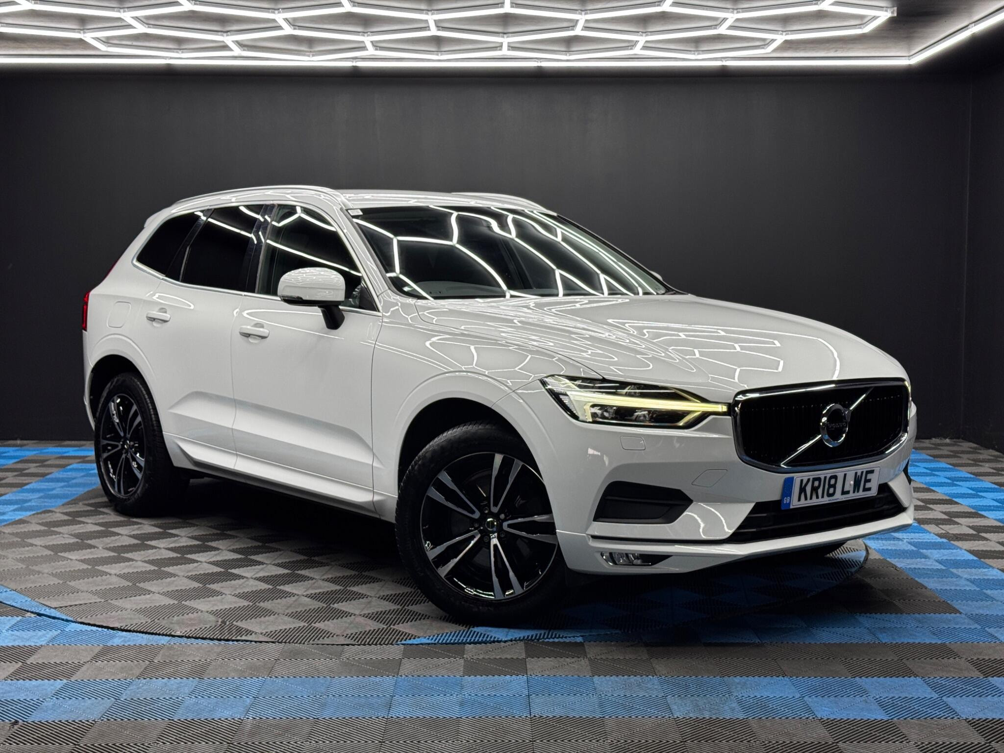Volvo XC60 2.0 D4 Momentum Pro Auto AWD Euro 6 (s/s) 5dr 5dr Automatic 2026
