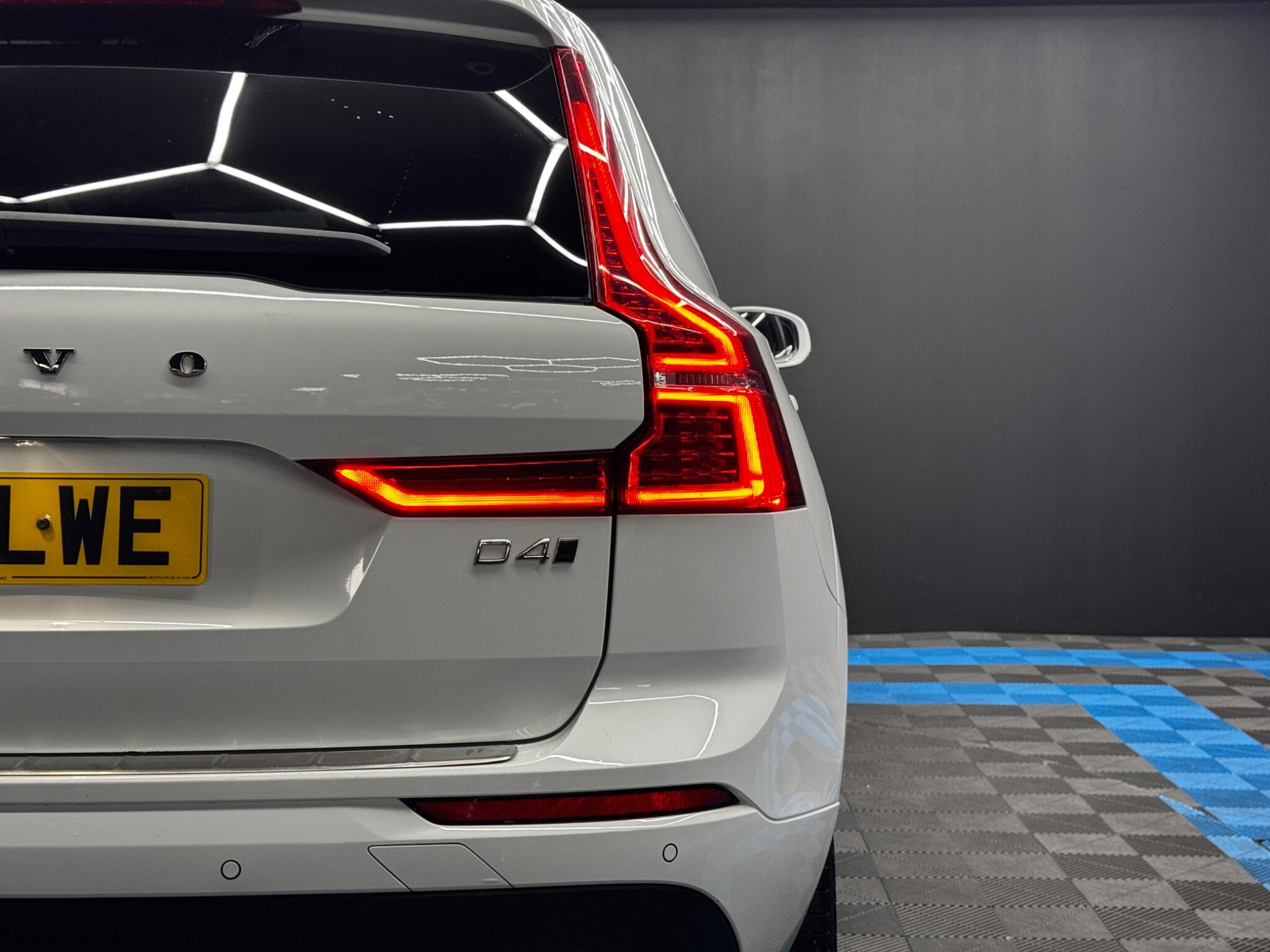 Volvo XC60 2.0 D4 Momentum Pro Auto AWD Euro 6 (s/s) 5dr 5dr Automatic 2026