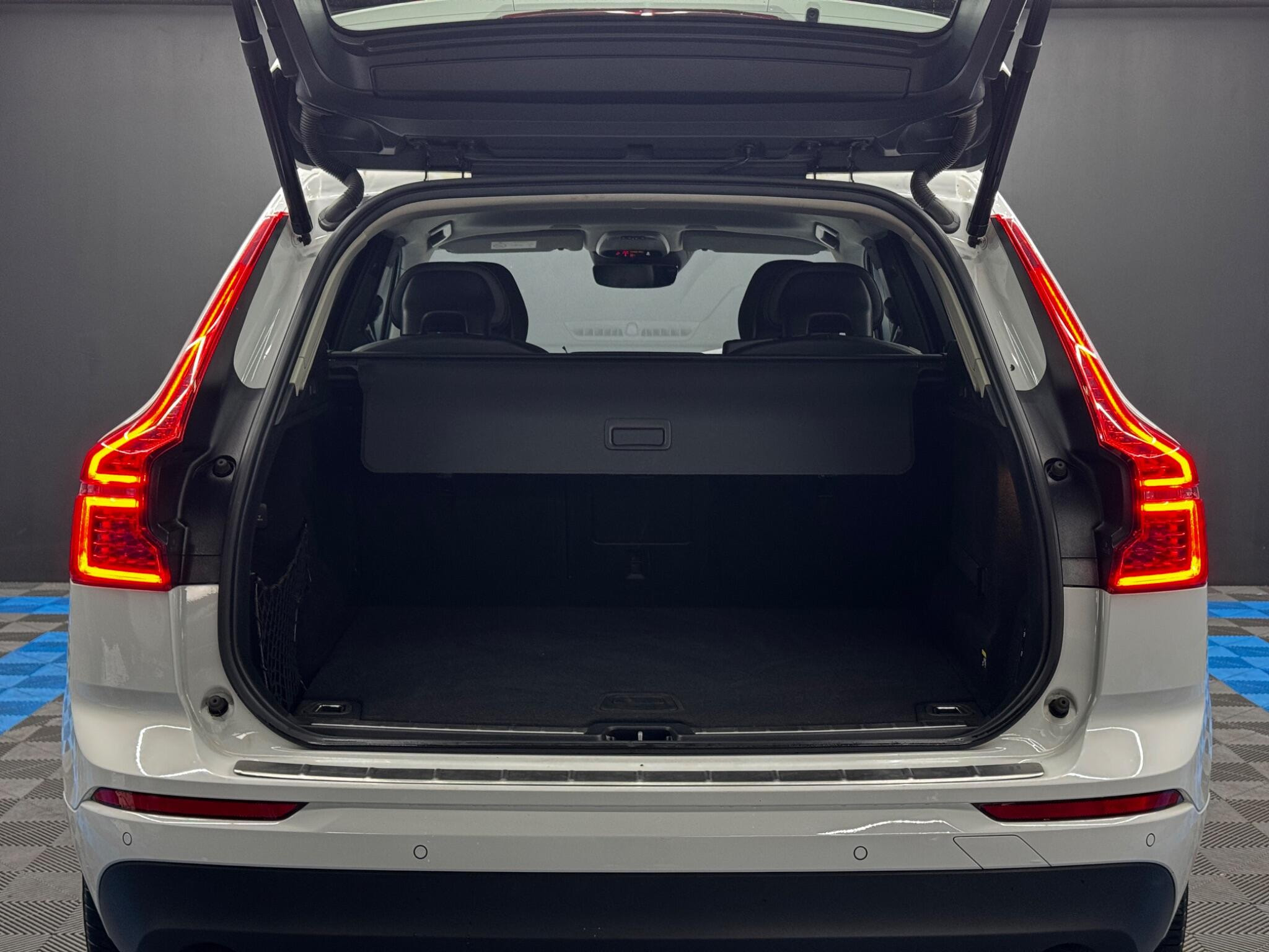 Volvo XC60 2.0 D4 Momentum Pro Auto AWD Euro 6 (s/s) 5dr 5dr Automatic 2026