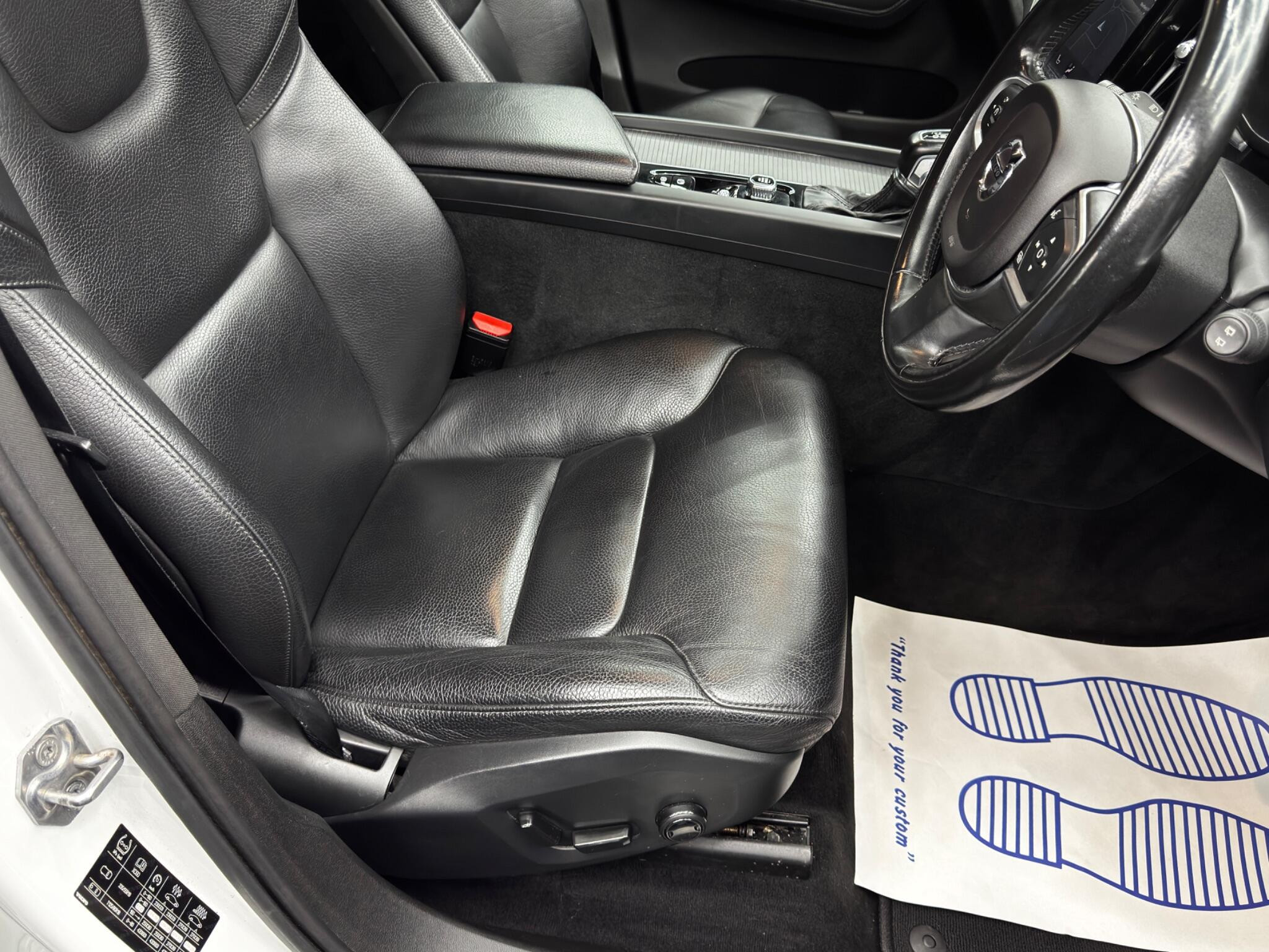 Volvo XC60 2.0 D4 Momentum Pro Auto AWD Euro 6 (s/s) 5dr 5dr Automatic 2026