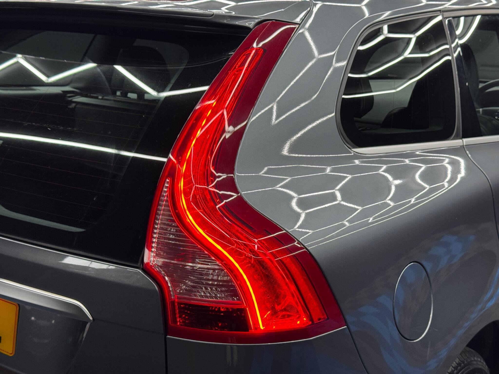 Volvo XC60 2.0 D4 R-Design Lux Nav Auto Euro 6 (s/s) 5dr 5dr Automatic 2026