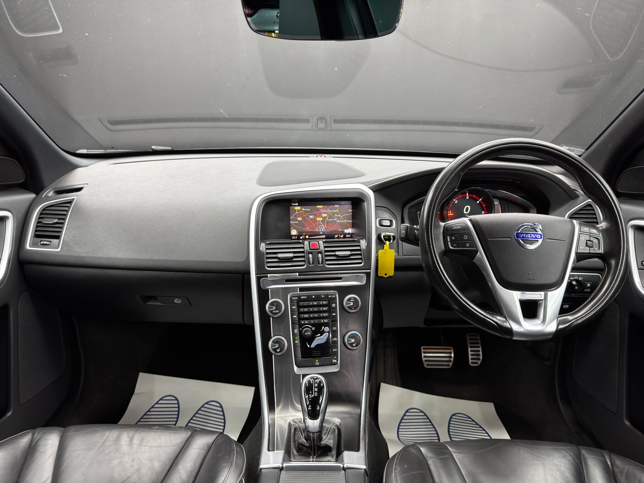 Volvo XC60 2.0 D4 R-Design Lux Nav Auto Euro 6 (s/s) 5dr 5dr Automatic 2026