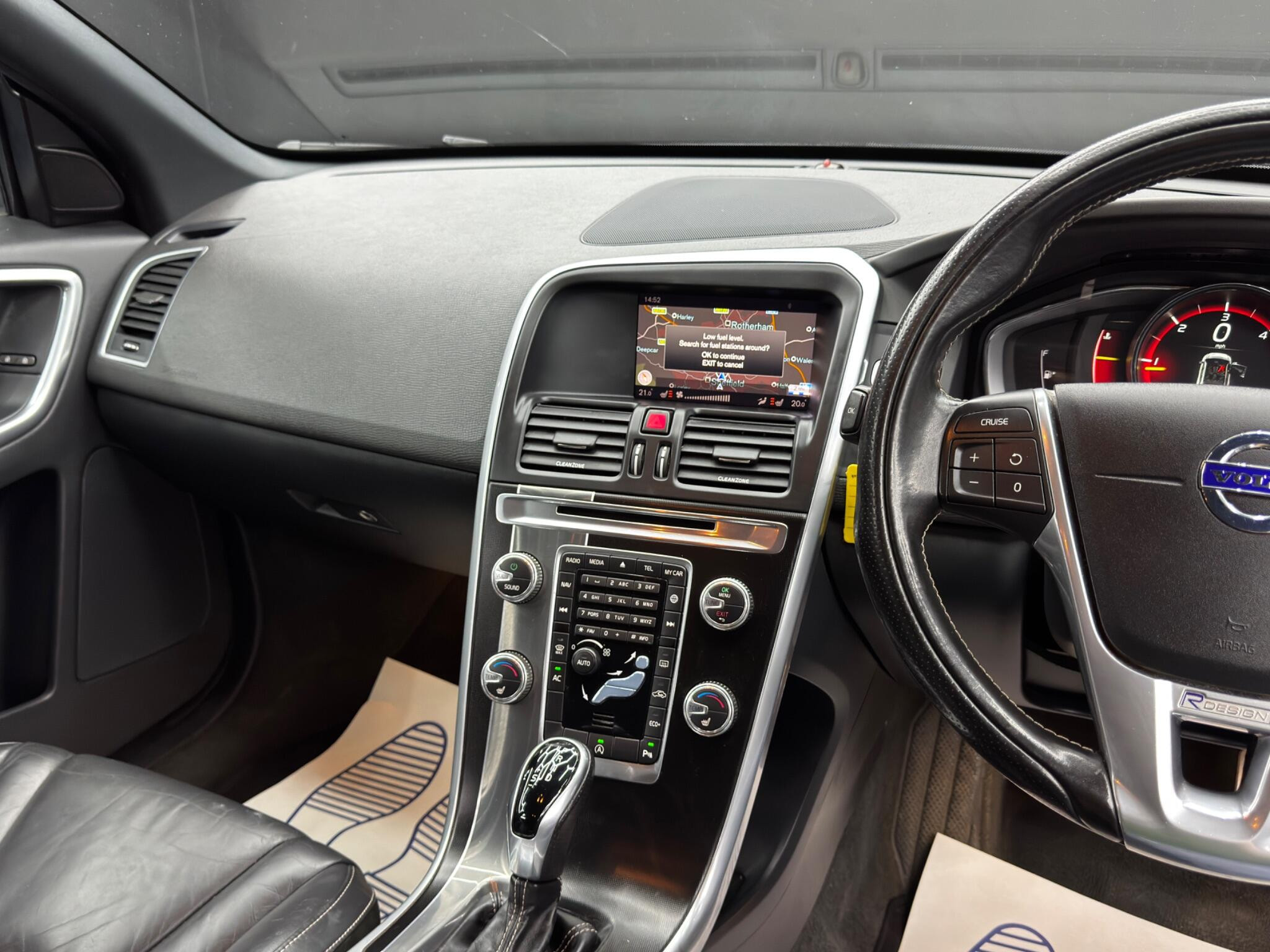Volvo XC60 2.0 D4 R-Design Lux Nav Auto Euro 6 (s/s) 5dr 5dr Automatic 2026