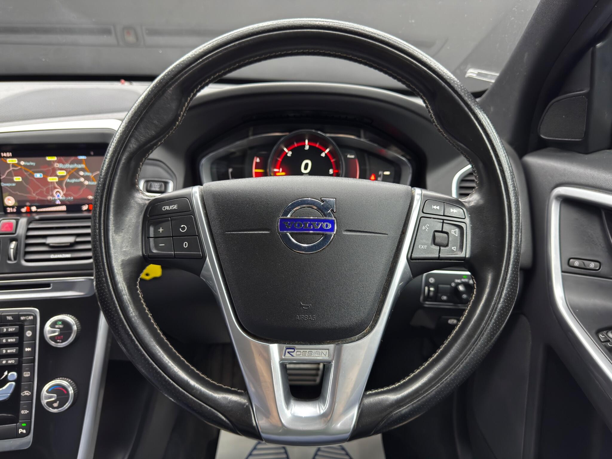 Volvo XC60 2.0 D4 R-Design Lux Nav Auto Euro 6 (s/s) 5dr 5dr Automatic 2026