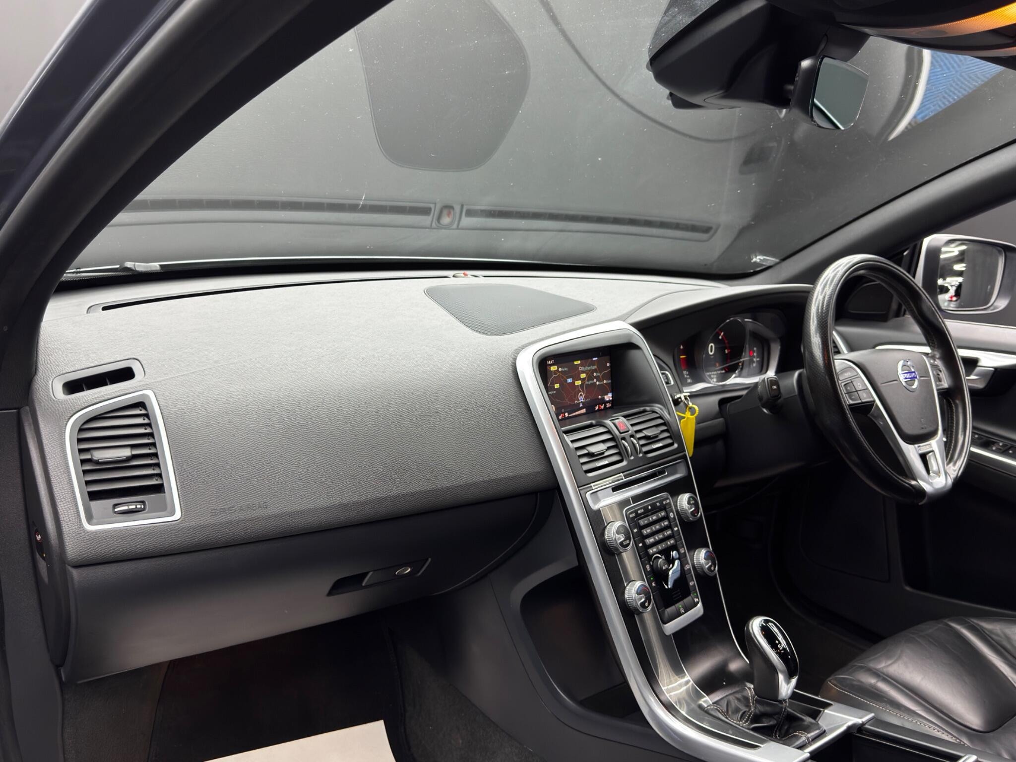 Volvo XC60 2.0 D4 R-Design Lux Nav Auto Euro 6 (s/s) 5dr 5dr Automatic 2026