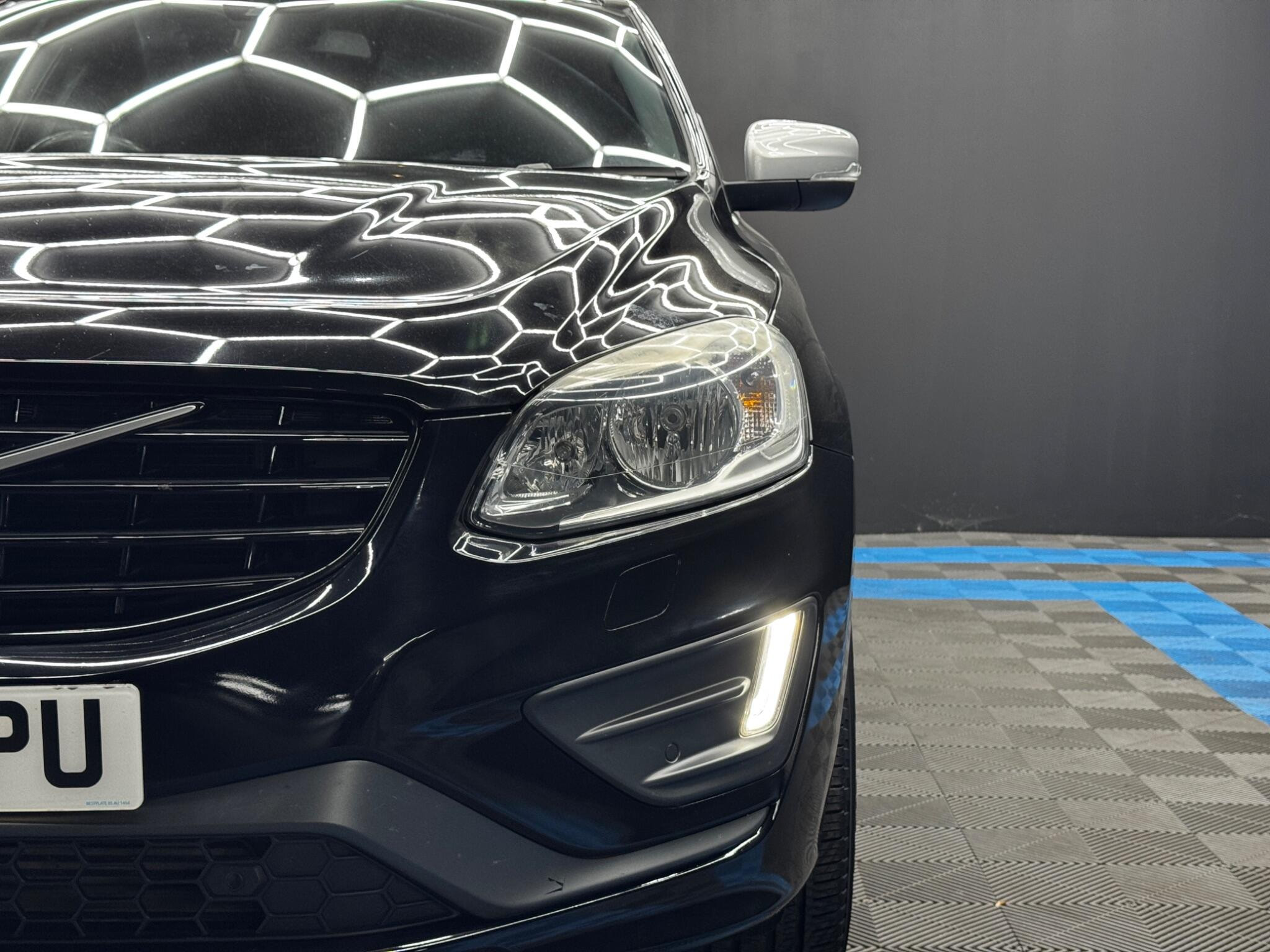 Volvo XC60 2.0 D4 R-Design Nav Auto Euro 6 (s/s) 5dr 5dr Automatic 2026