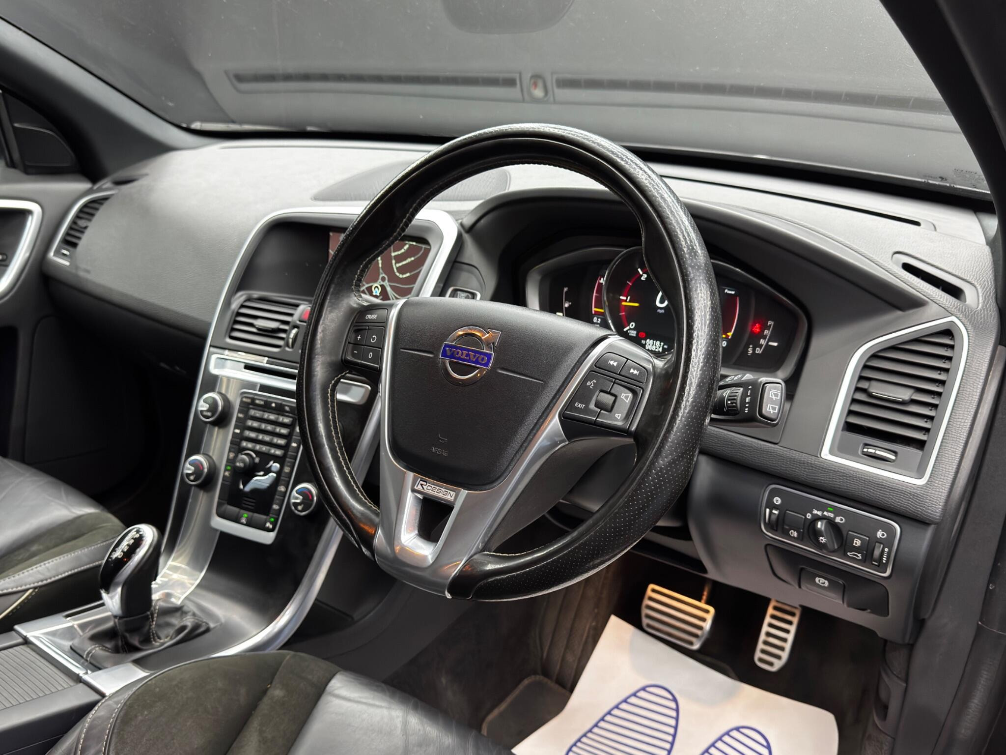 Volvo XC60 2.0 D4 R-Design Nav Auto Euro 6 (s/s) 5dr 5dr Automatic 2026