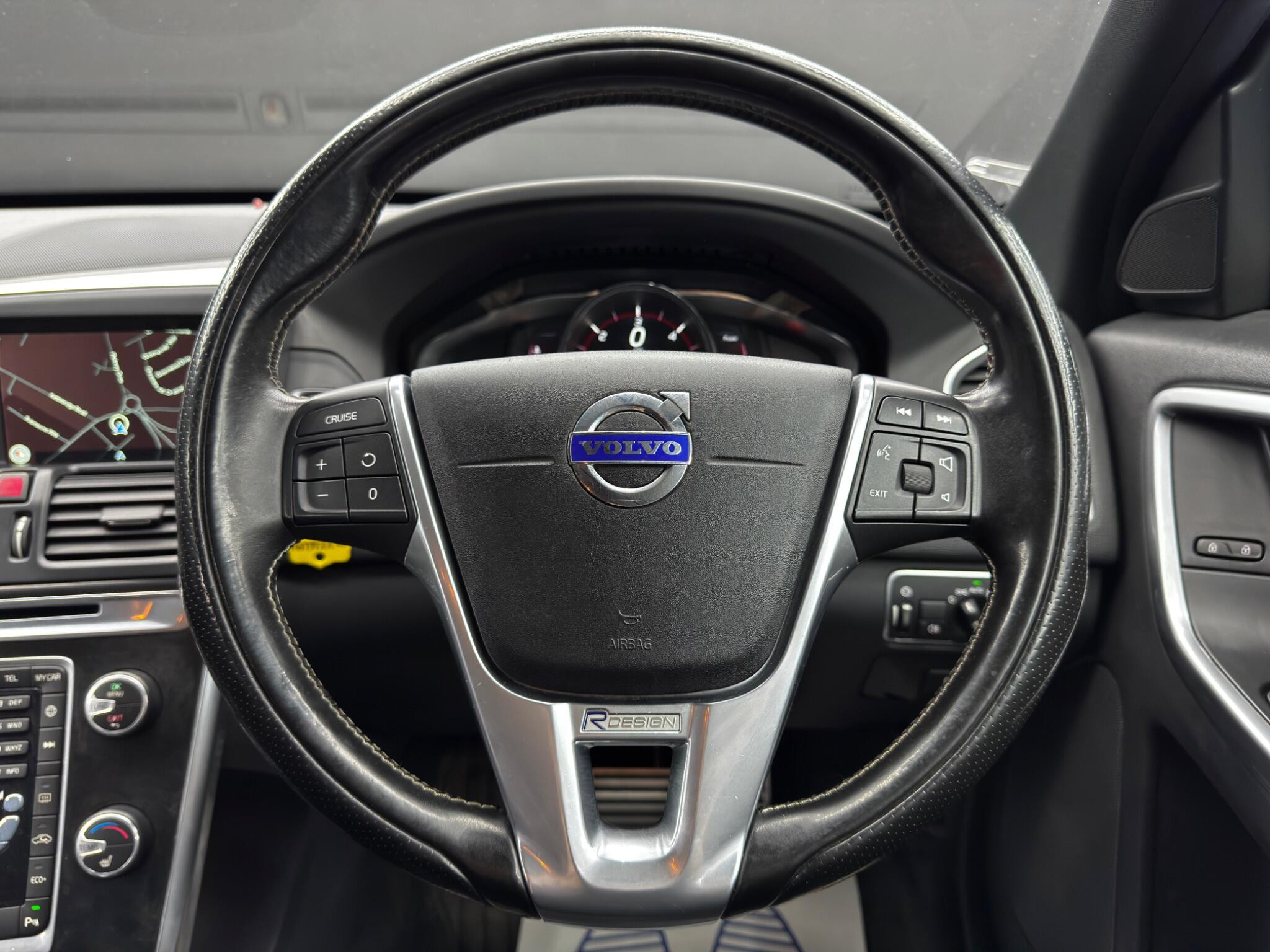 Volvo XC60 2.0 D4 R-Design Nav Auto Euro 6 (s/s) 5dr 5dr Automatic 2026