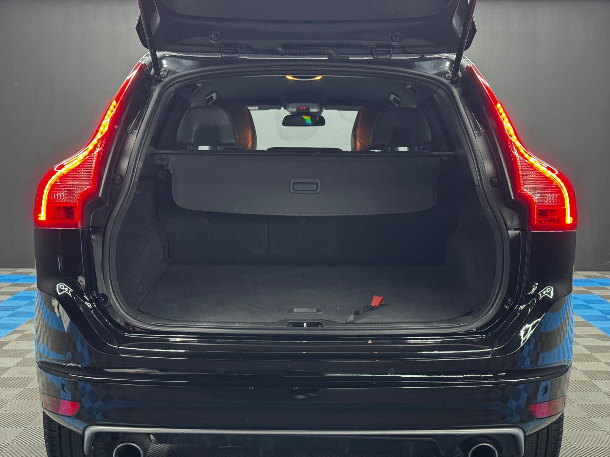 Volvo XC60 2.0 D4 R-Design Nav Auto Euro 6 (s/s) 5dr 5dr Automatic 2026