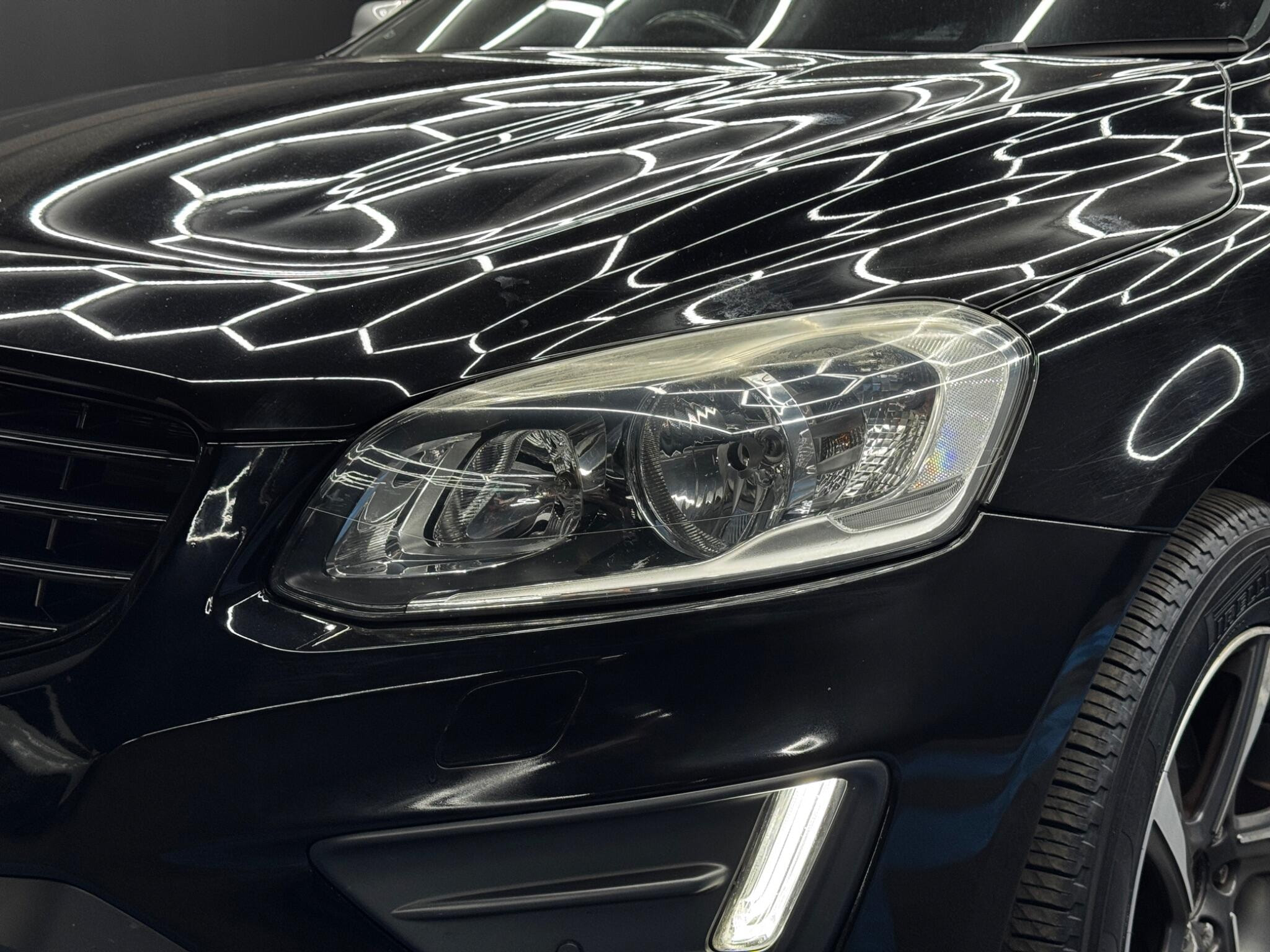 Volvo XC60 2.0 D4 R-Design Nav Auto Euro 6 (s/s) 5dr 5dr Automatic 2026