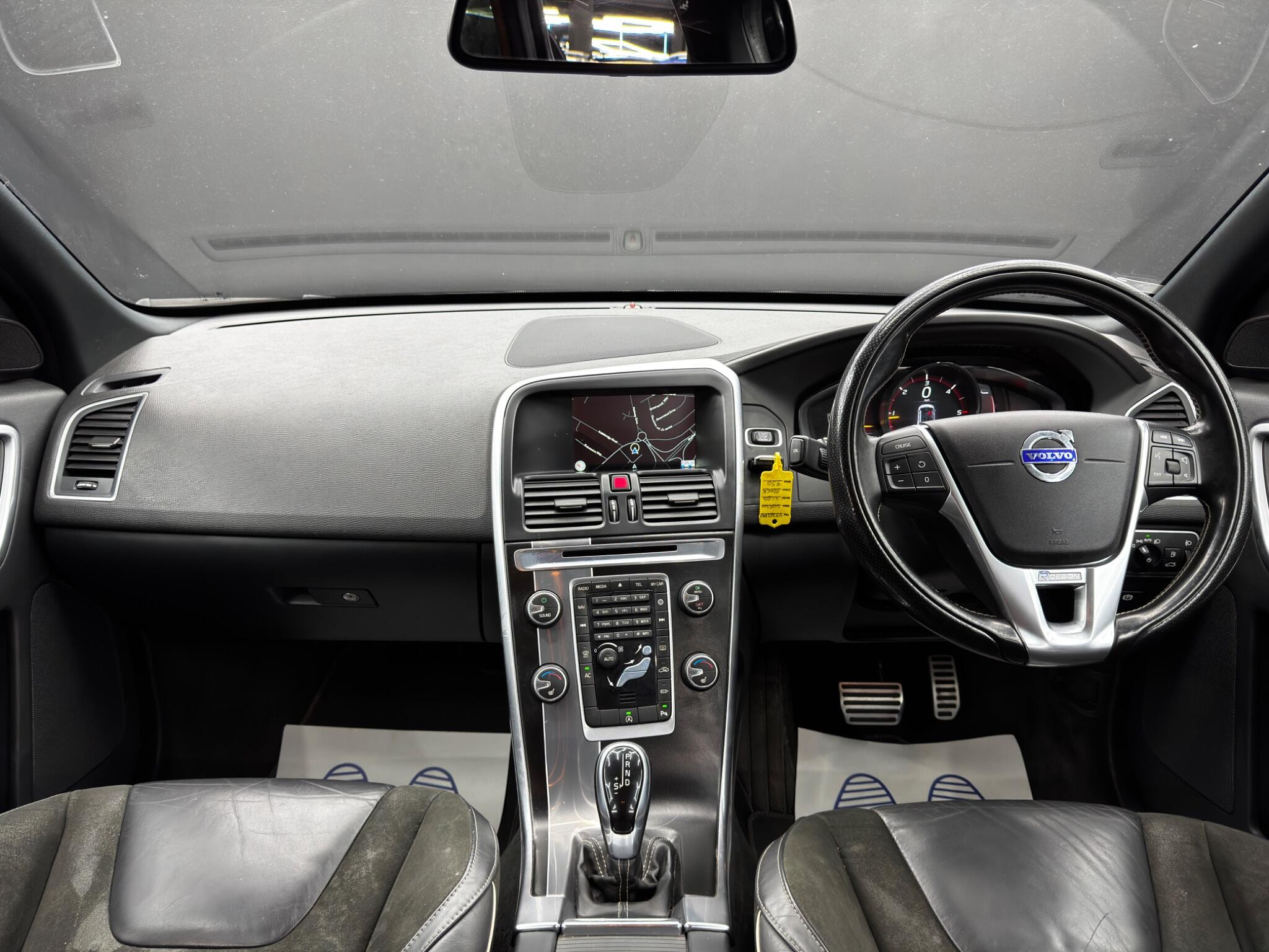 Volvo XC60 2.0 D4 R-Design Nav Auto Euro 6 (s/s) 5dr 5dr Automatic 2026