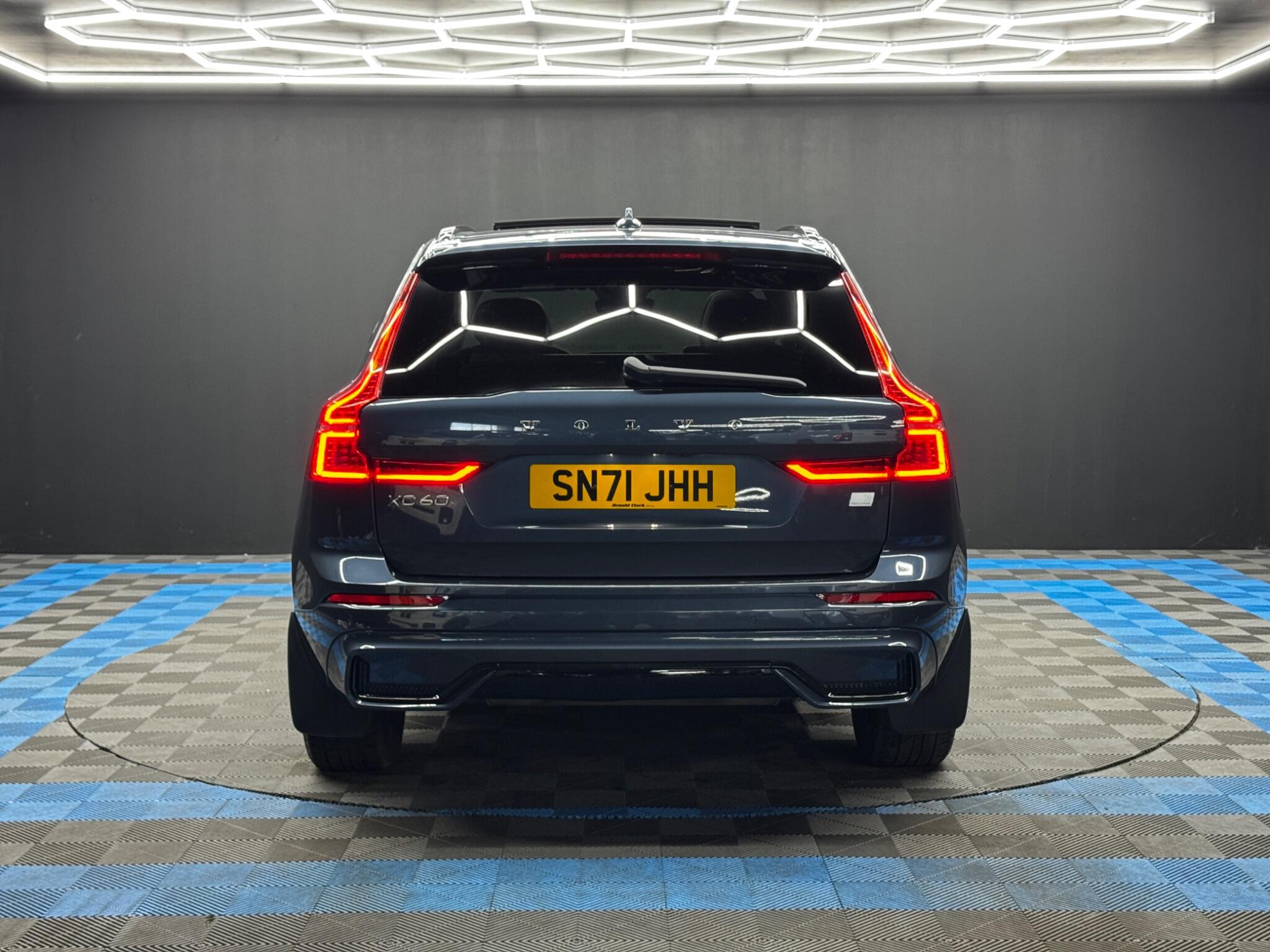 Volvo XC60 2.0h T6 Recharge 11.6kWh R-Design Auto AWD Euro 6 (s/s) 5dr 5dr Automatic 2026