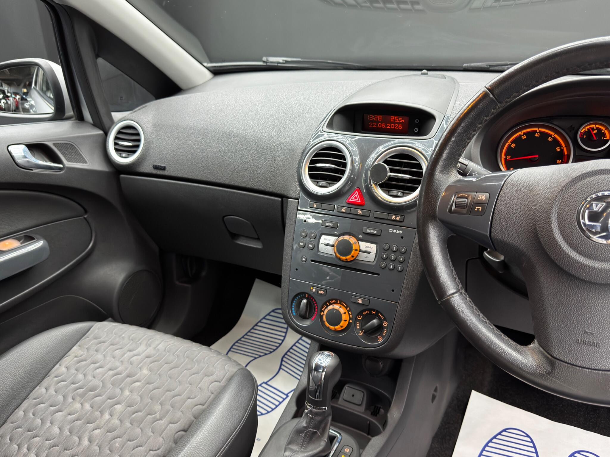Vauxhall Corsa 1.4 16V SE Auto Euro 5 5dr 5dr Automatic 2026