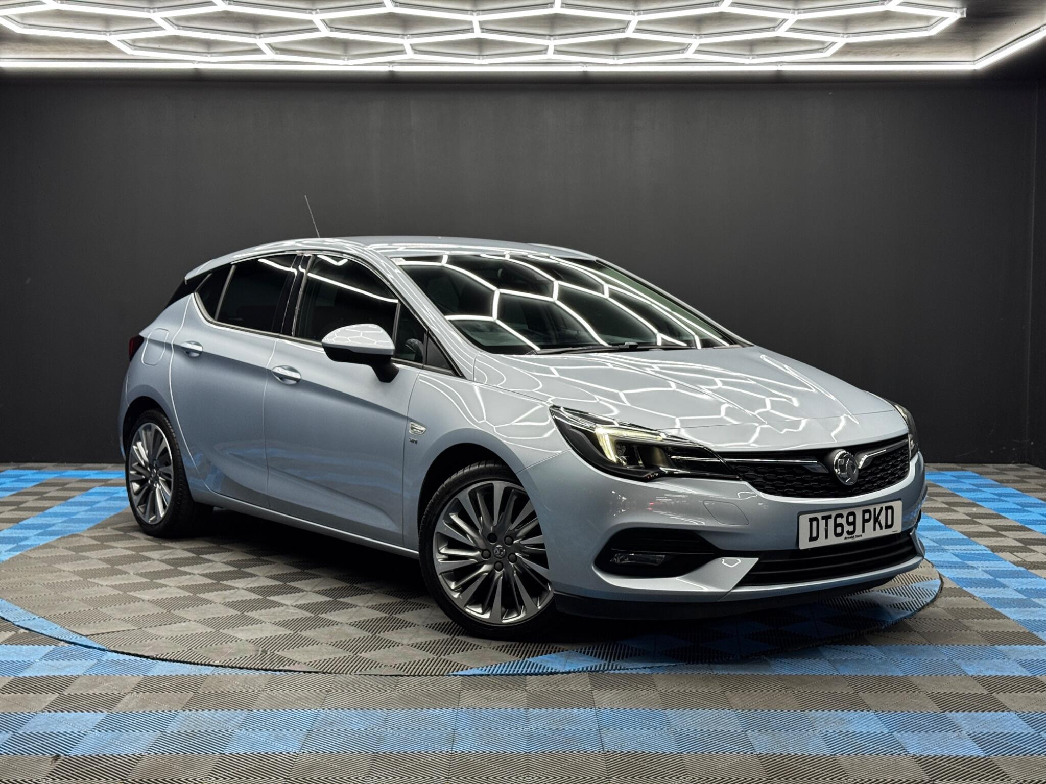Vauxhall Astra 1.2 Turbo SRi VX Line Nav Euro 6 (s/s) 5dr 5dr Manual 2026