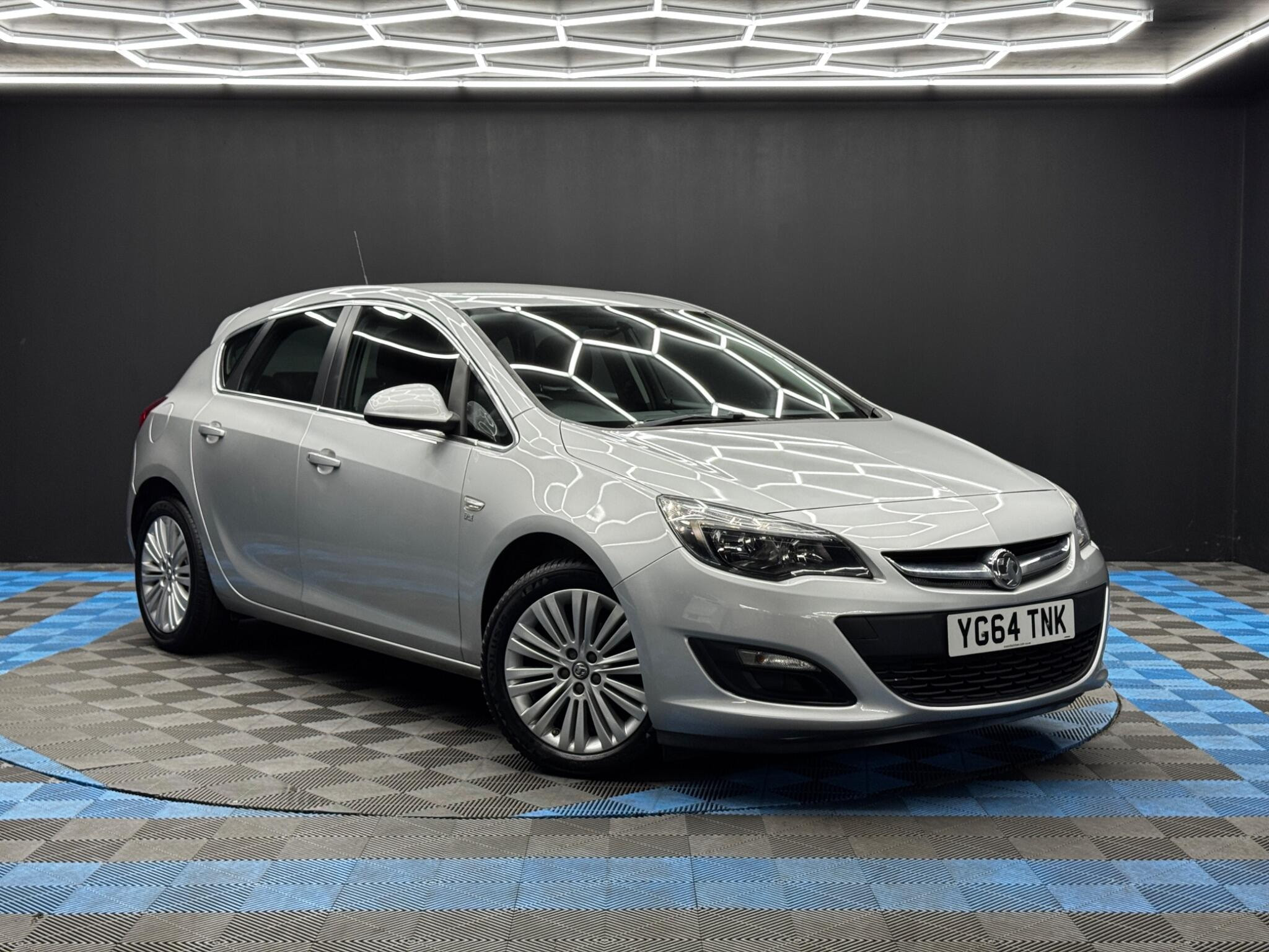 Vauxhall Astra 1.6 16v Excite Euro 5 5dr 5dr Manual 2026
