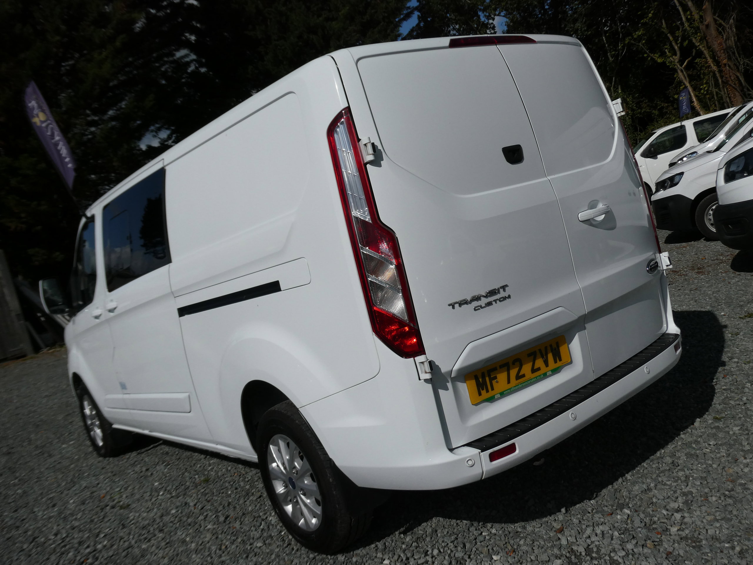 Ford Transit Custom 2.0 300 EcoBlue Limited Crew Van Double Cab 5dr Diesel Manual L2 H1 Euro 6 (s/s) (130 ps) 5dr Manual 2022