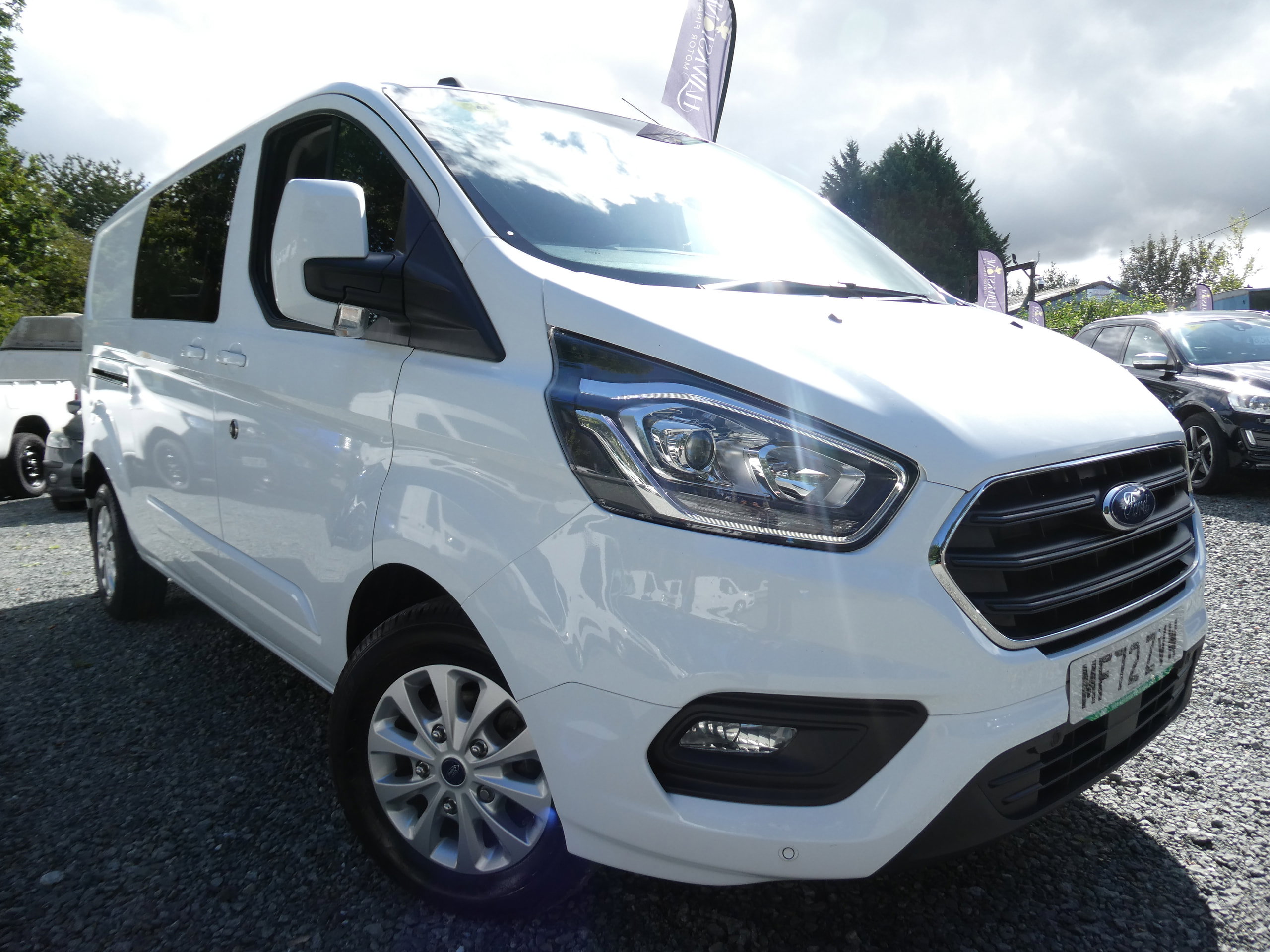 Ford Transit Custom 2.0 300 EcoBlue Limited Crew Van Double Cab 5dr Diesel Manual L2 H1 Euro 6 (s/s) (130 ps) 5dr Manual 2022