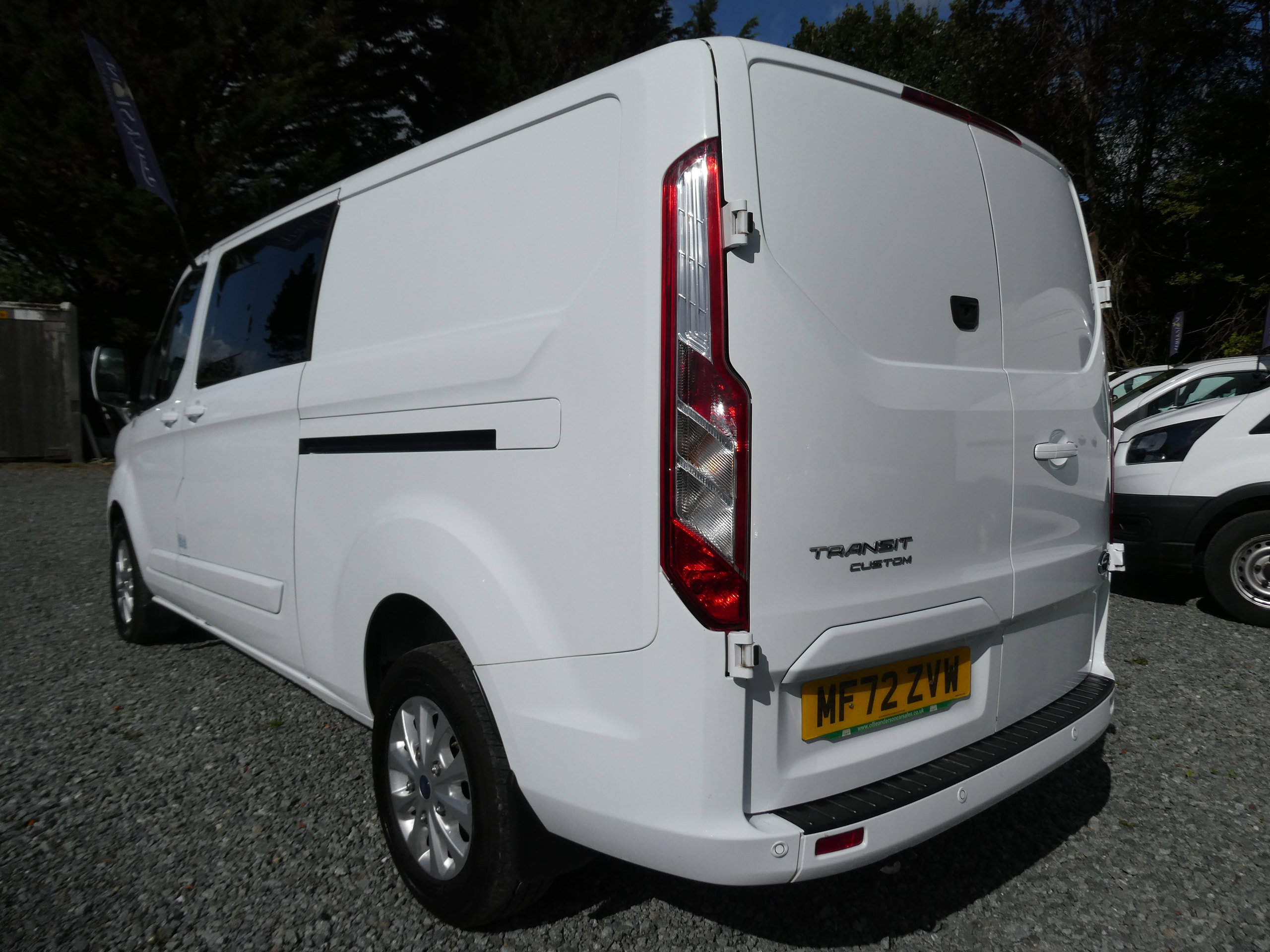 Ford Transit Custom 2.0 300 EcoBlue Limited Crew Van Double Cab 5dr Diesel Manual L2 H1 Euro 6 (s/s) (130 ps) 5dr Manual 2022