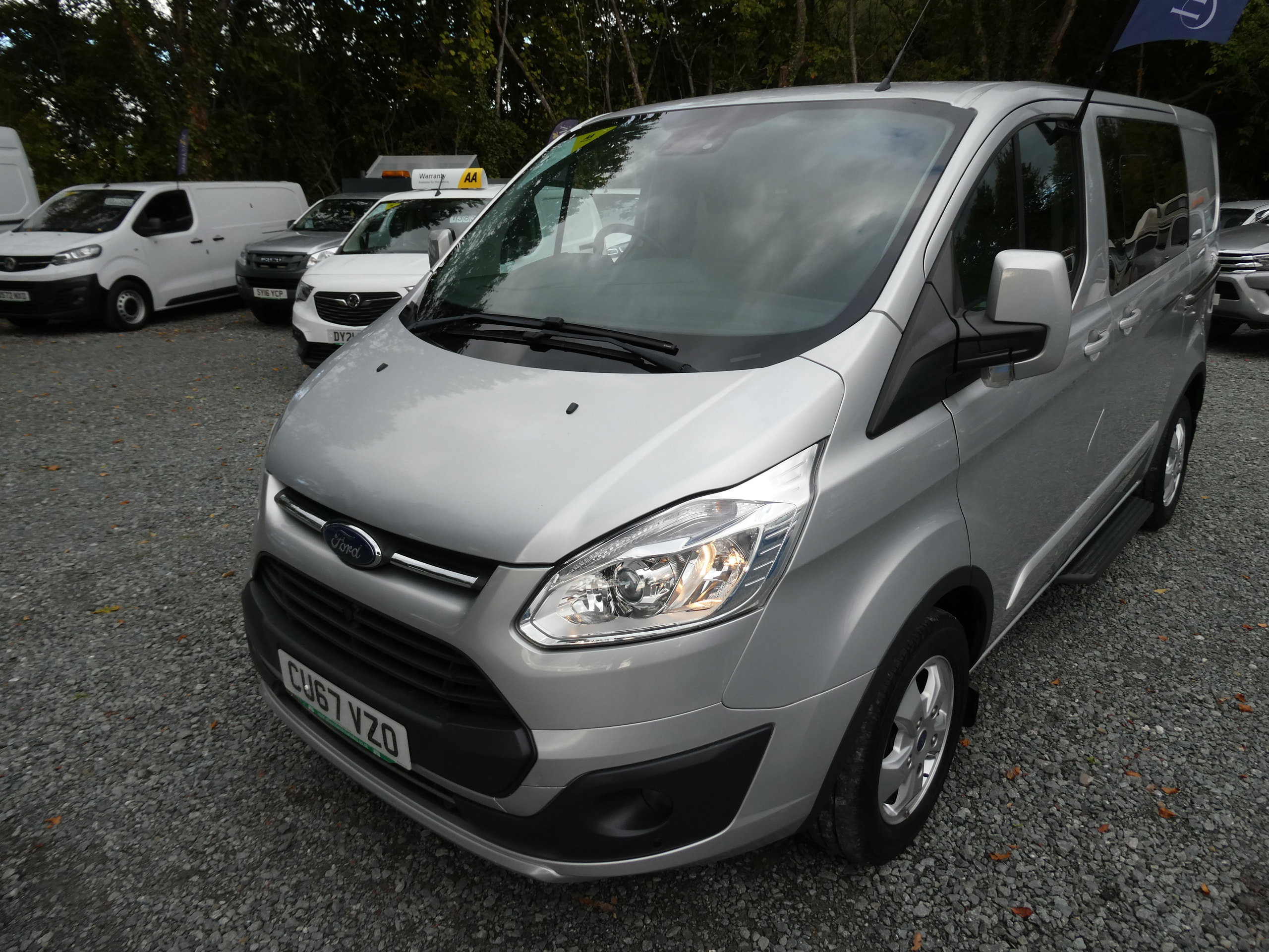 Ford Transit Custom 2.0 TDCi 290 Limited Combi Van 6dr Diesel Automatic L1 H1 (165 g/km, 168 bhp) 6dr Automatic 2017