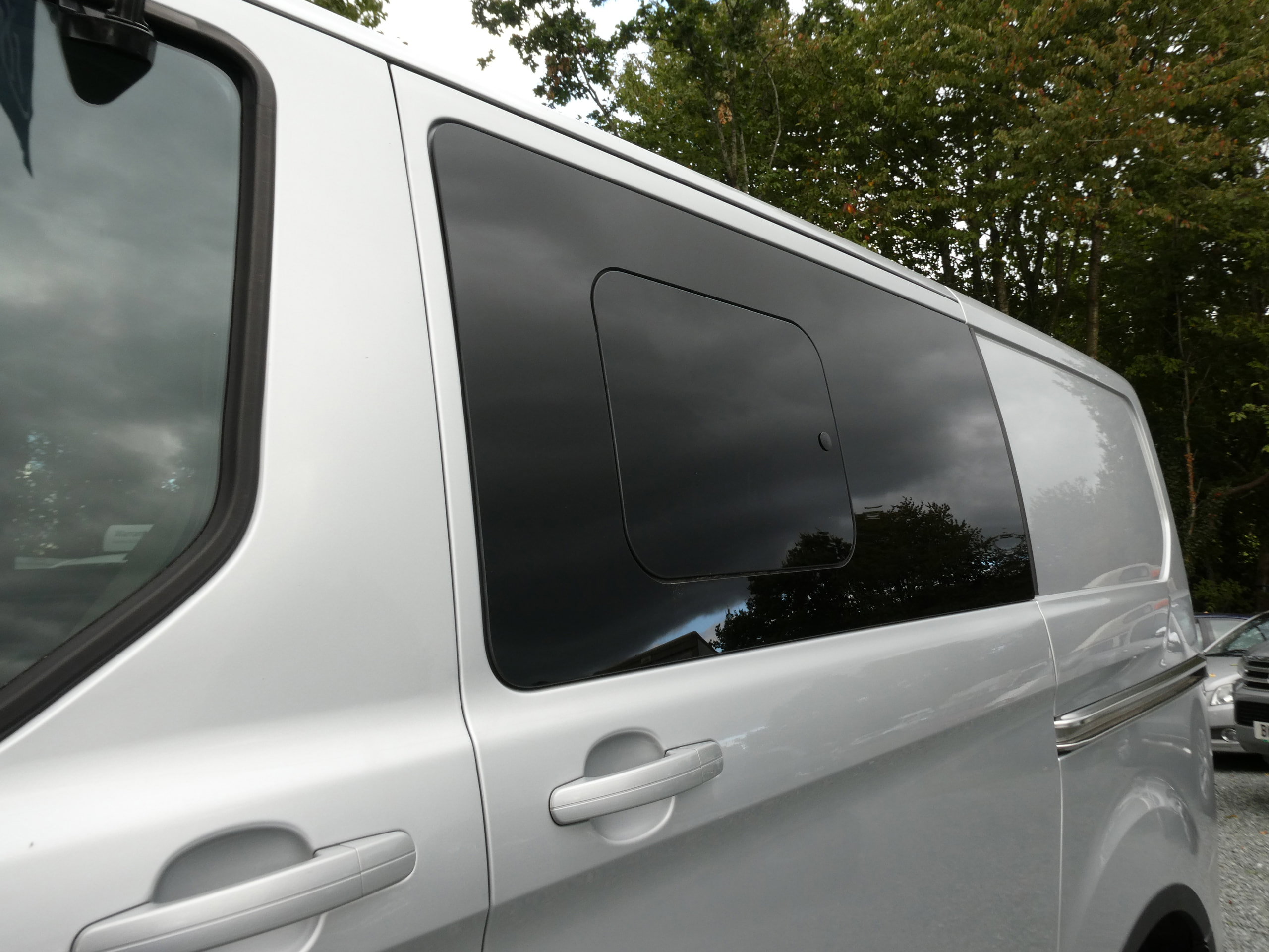 Ford Transit Custom 2.0 TDCi 290 Limited Combi Van 6dr Diesel Automatic L1 H1 (165 g/km, 168 bhp) 6dr Automatic 2017