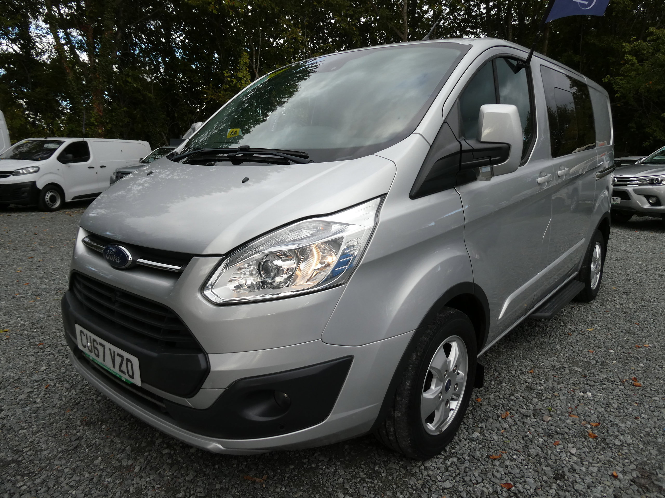 Ford Transit Custom 2.0 TDCi 290 Limited Combi Van 6dr Diesel Automatic L1 H1 (165 g/km, 168 bhp) 6dr Automatic 2017