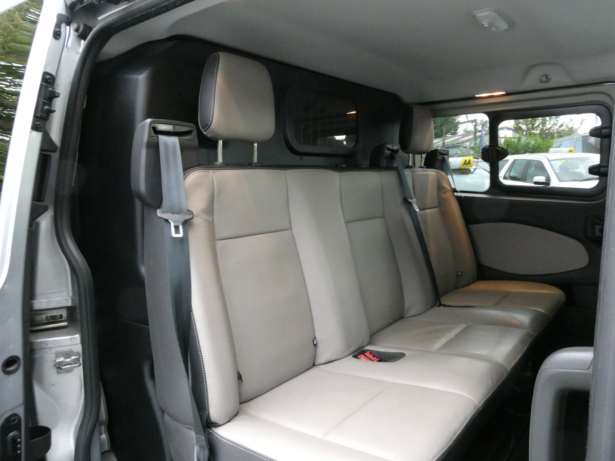 Ford Transit Custom 2.0 TDCi 290 Limited Combi Van 6dr Diesel Automatic L1 H1 (165 g/km, 168 bhp) 6dr Automatic 2017