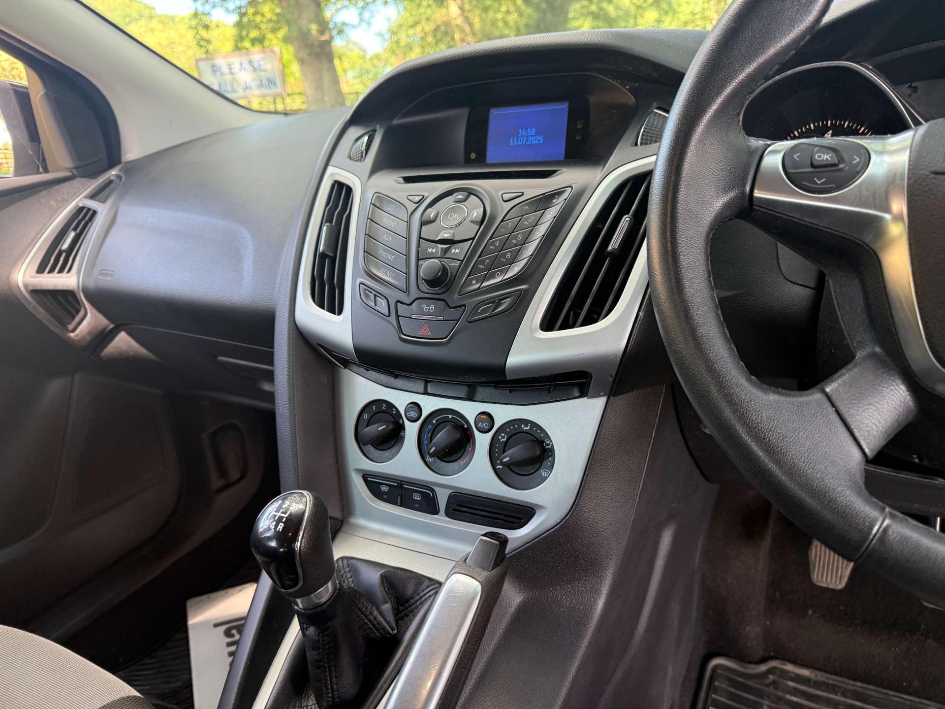 Ford Focus 1.6 Focus Zetec 105 5dr 5dr Manual 2026
