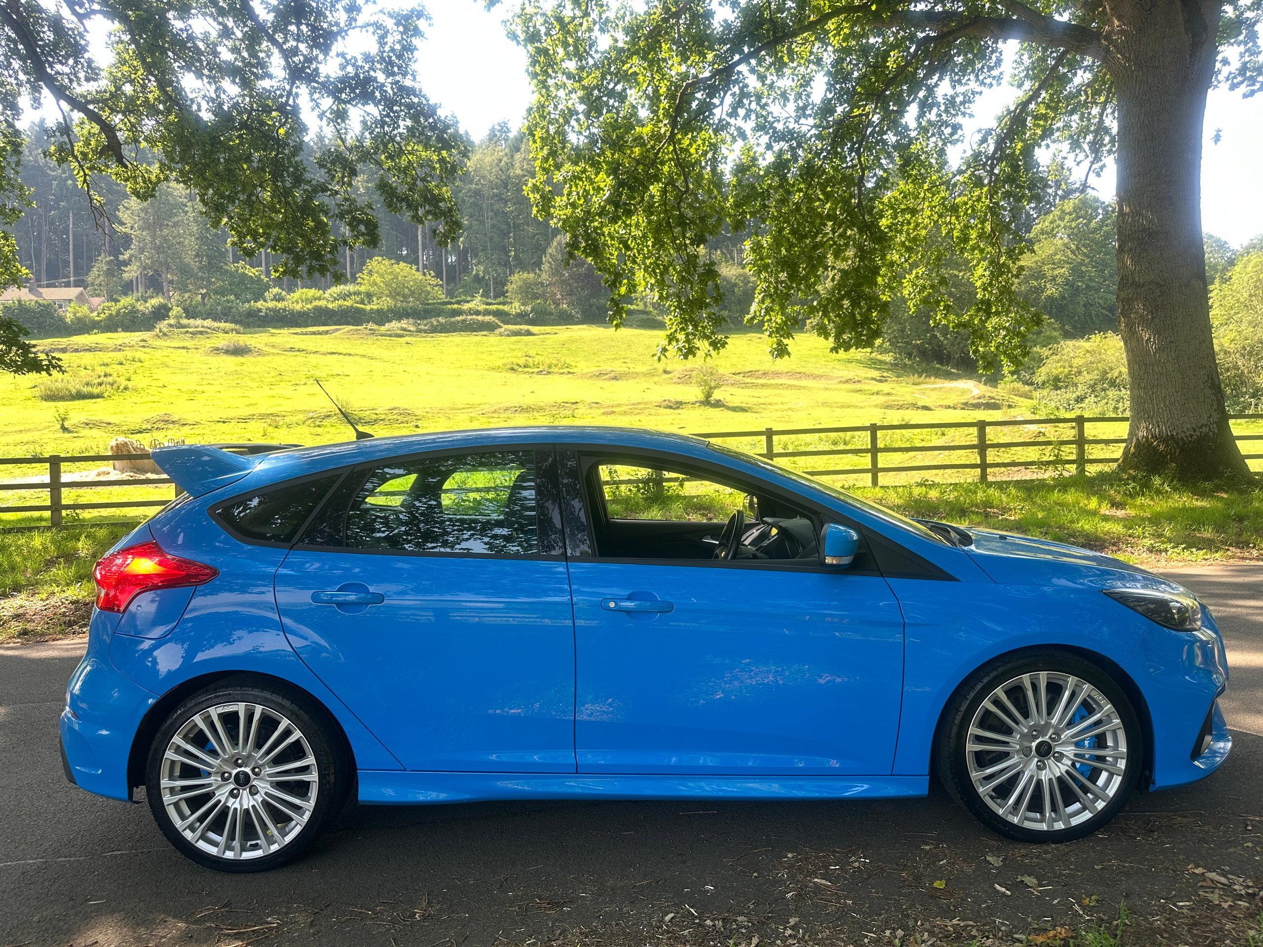 Ford Focus 2.3T EcoBoost RS Hatchback 5dr Petrol Manual AWD Euro 6 (s/s) (350 ps) 5dr Manual 2016