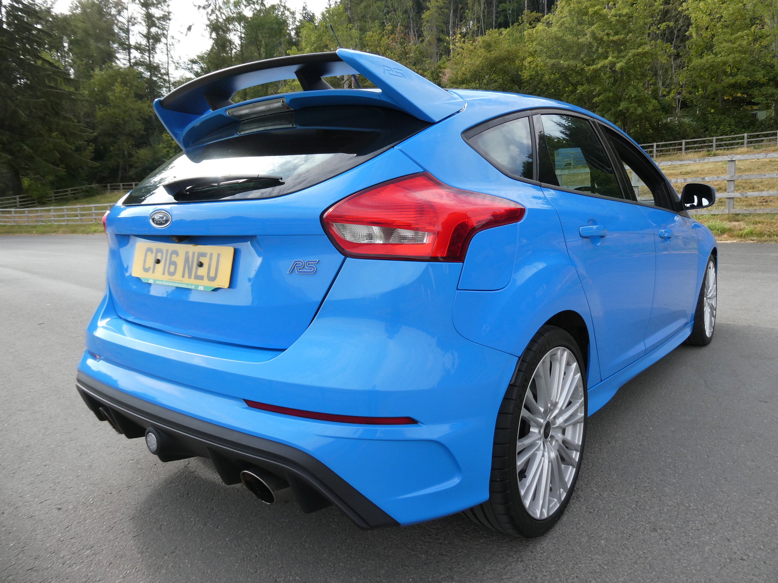 Ford Focus 2.3T EcoBoost RS Hatchback 5dr Petrol Manual AWD Euro 6 (s/s) (350 ps) 5dr Manual 2016