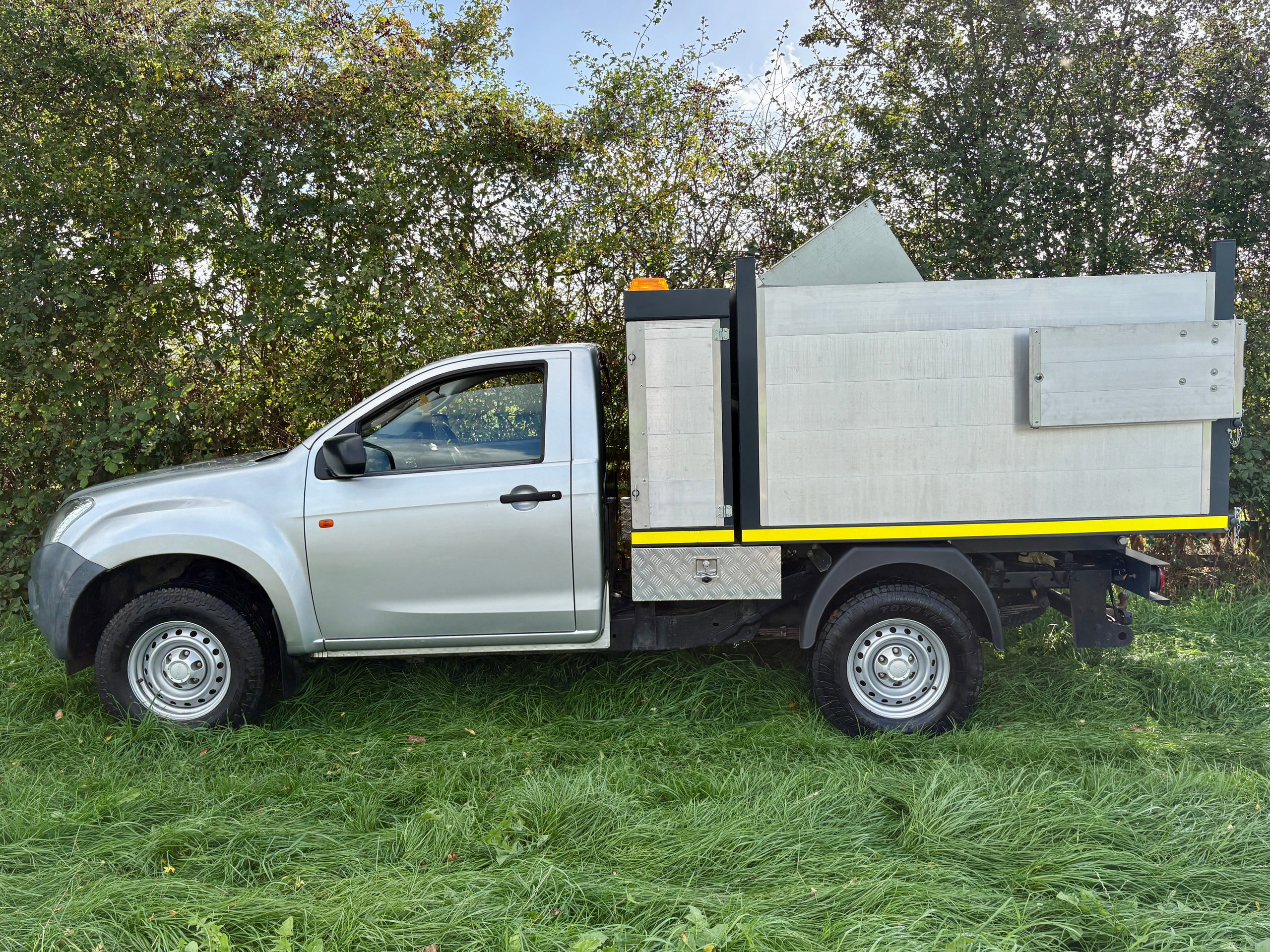 Isuzu D-Max 2.5 TD Pickup 2dr Diesel Manual 4x4 (192 g/km, 161 bhp) 2dr Manual 2016