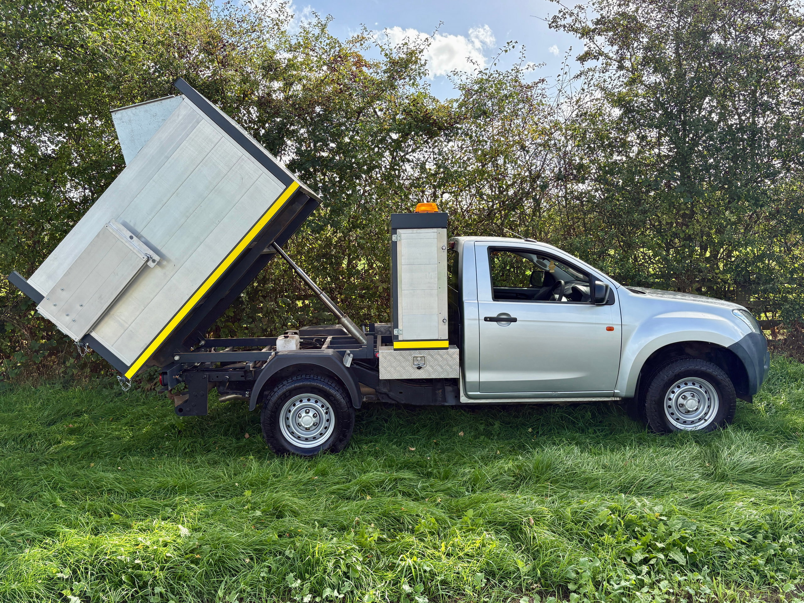 Isuzu D-Max 2.5 TD Pickup 2dr Diesel Manual 4x4 (192 g/km, 161 bhp) 2dr Manual 2016