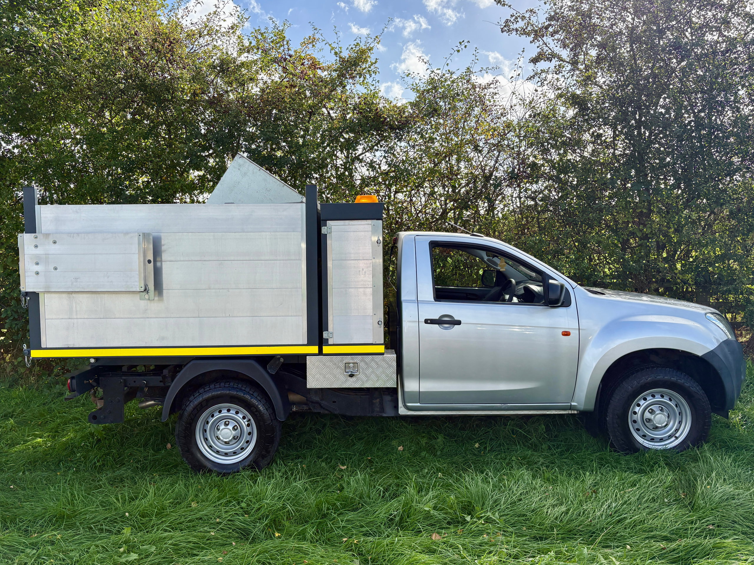 Isuzu D-Max 2.5 TD Pickup 2dr Diesel Manual 4x4 (192 g/km, 161 bhp) 2dr Manual 2016