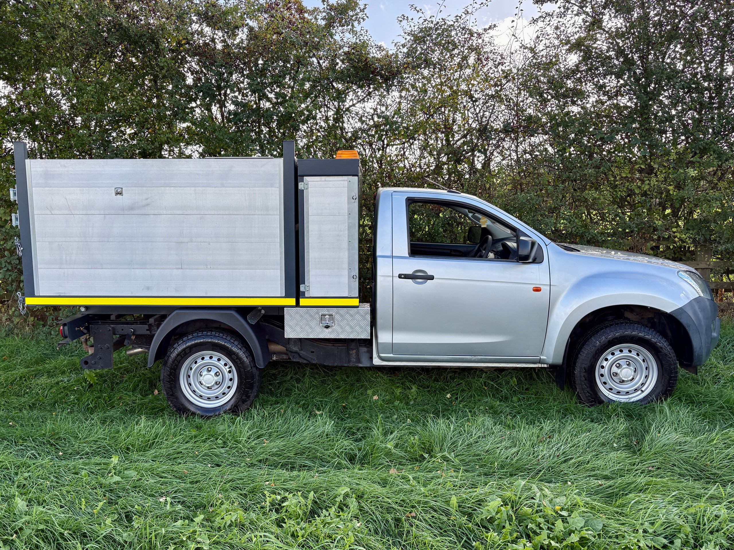 Isuzu D-Max 2.5 TD Pickup 2dr Diesel Manual 4x4 (192 g/km, 161 bhp) 2dr Manual 2016