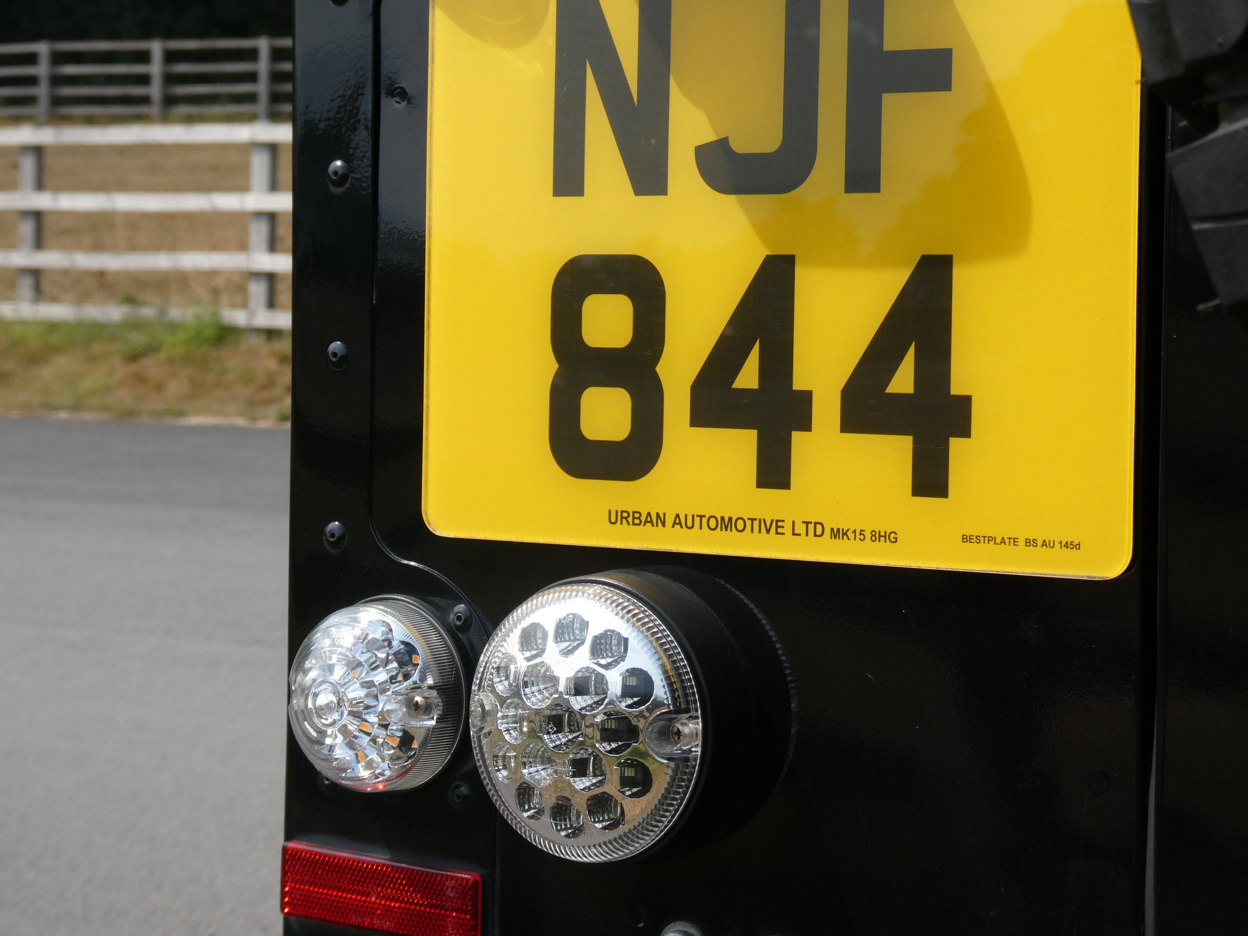 Land Rover Defender 90 2.2 TDCi XS Station Wagon Double Cab 3dr Diesel Manual 4WD SWB Euro 5 (122 ps) 3dr Manual 2016