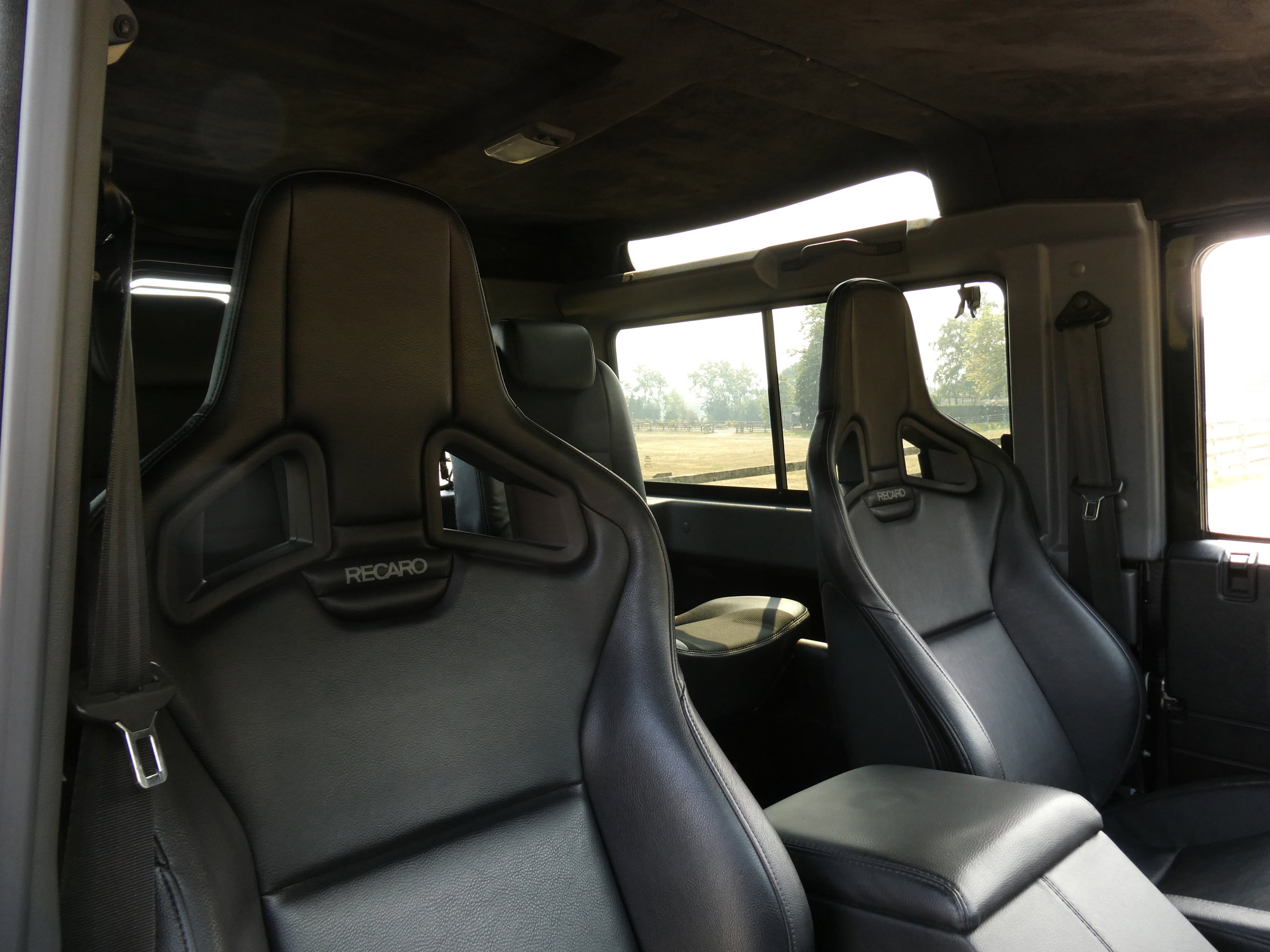 Land Rover Defender 90 2.2 TDCi XS Station Wagon Double Cab 3dr Diesel Manual 4WD SWB Euro 5 (122 ps) 3dr Manual 2016