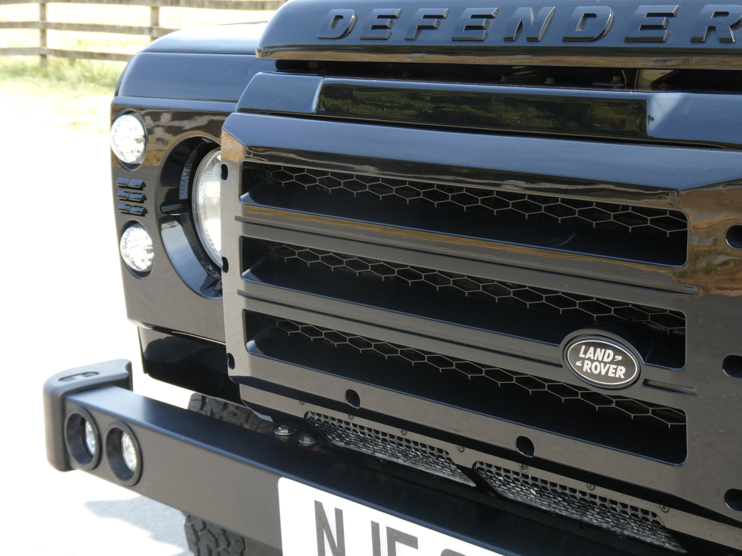 Land Rover Defender 90 2.2 TDCi XS Station Wagon Double Cab 3dr Diesel Manual 4WD SWB Euro 5 (122 ps) 3dr Manual 2016