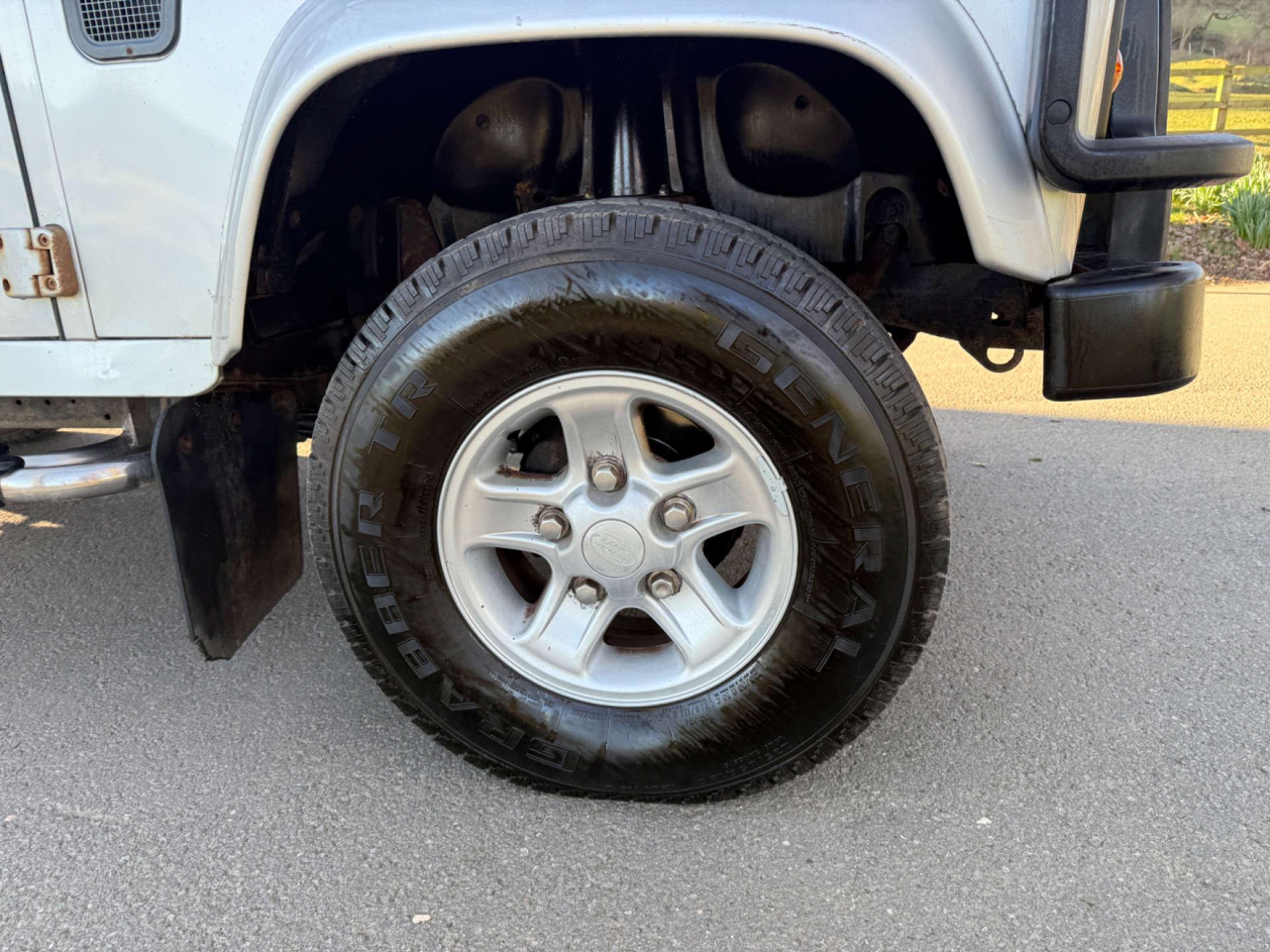 Land Rover Defender 90 TD5 2dr Manual 2026