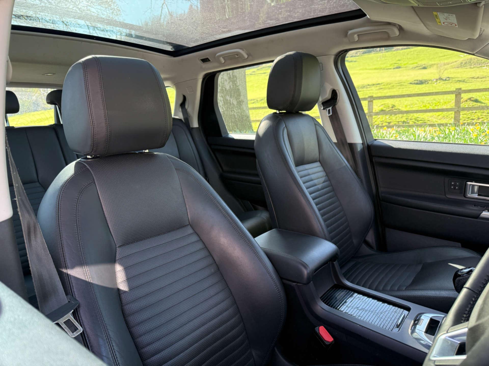 Land Rover Discovery Sport 2.2 Discovery Sport Luxury HSE SD4 4WD 5dr 5dr Manual 2026