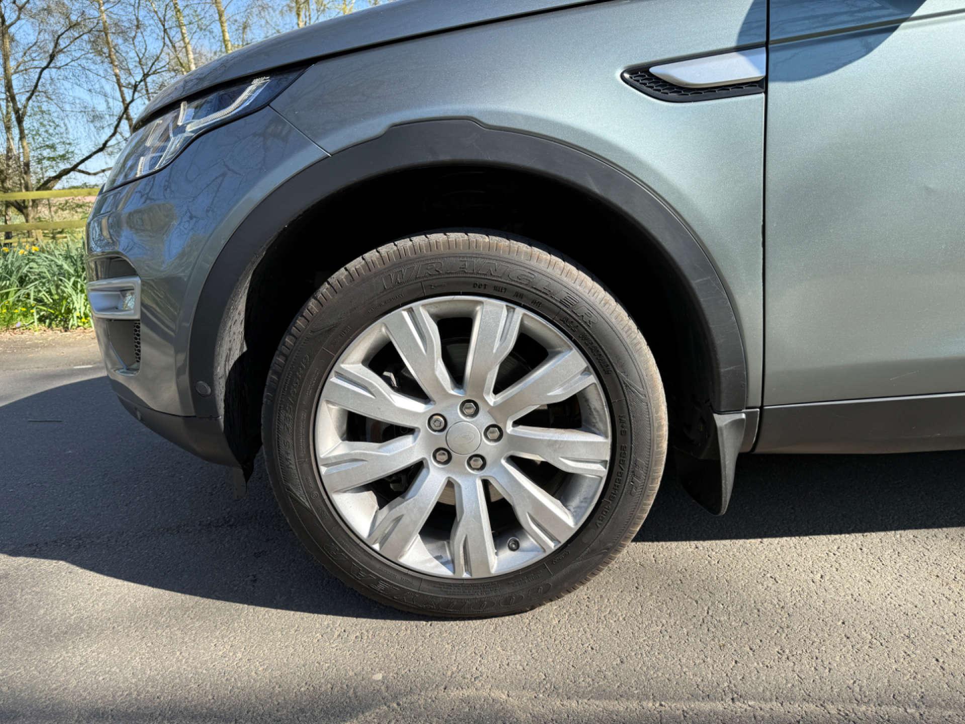 Land Rover Discovery Sport 2.2 Discovery Sport Luxury HSE SD4 4WD 5dr 5dr Manual 2026