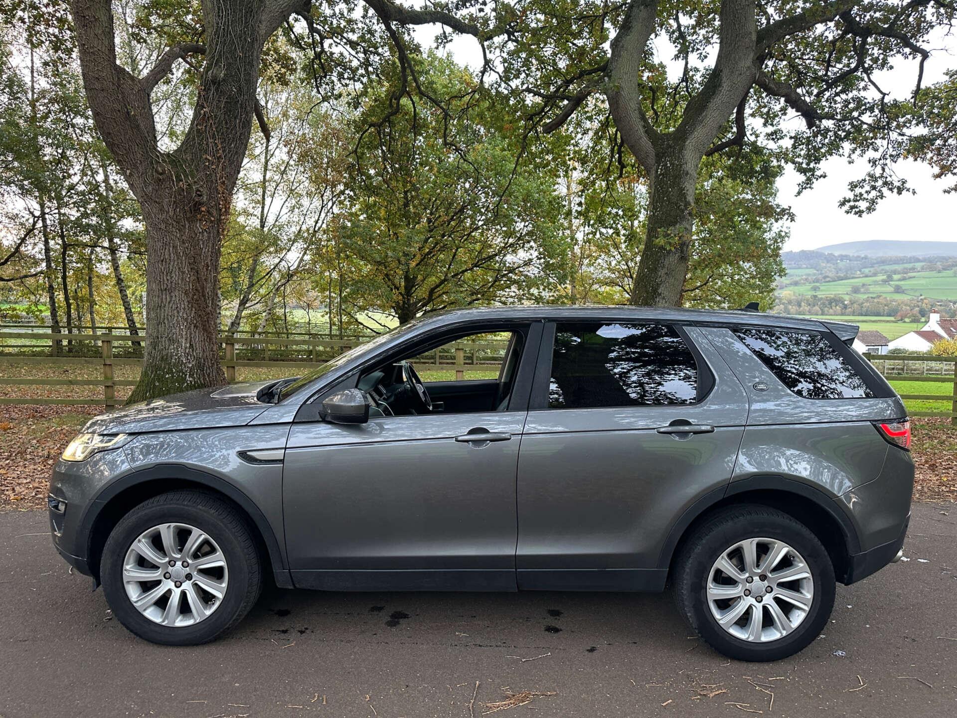 Land Rover Discovery Sport 2.2 Discovery Sport SE Tech SD4 Auto 4WD 5dr 5dr Automatic 2026
