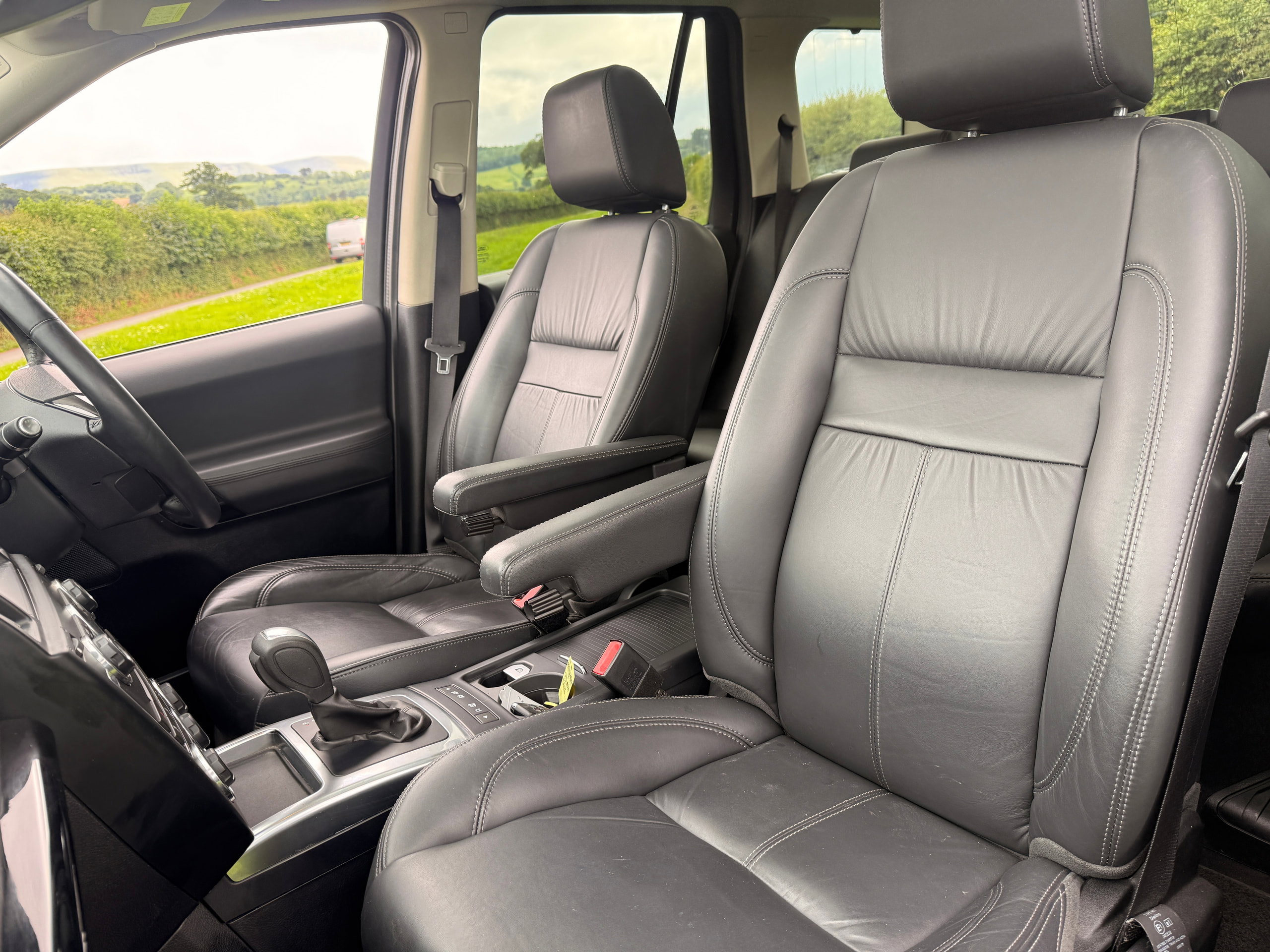 Land Rover Freelander 2 2.2 SD4 HSE Lux SUV 5dr Diesel CommandShift 4WD Euro 5 (190 ps) 5dr Automatic 2013