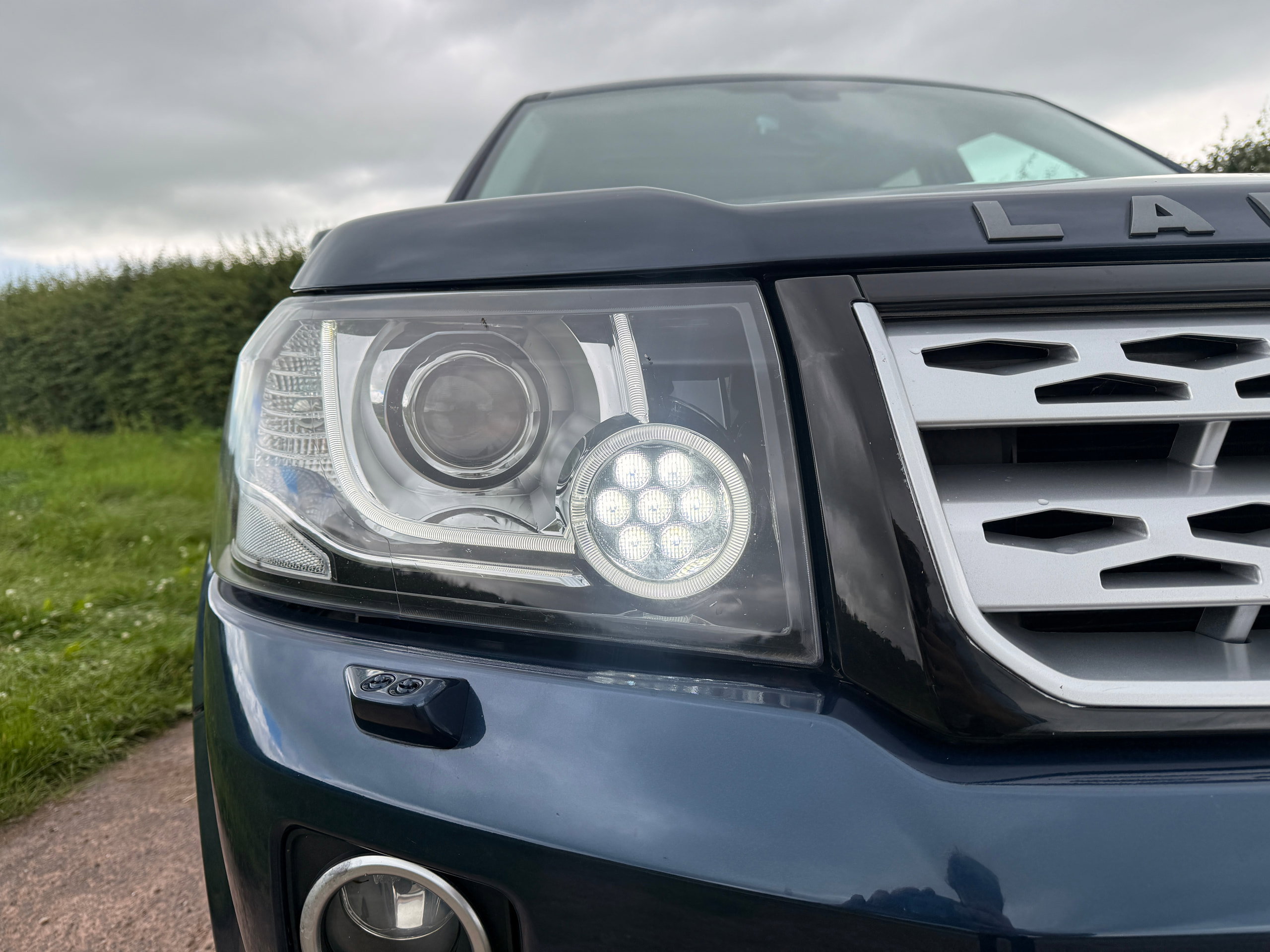 Land Rover Freelander 2 2.2 SD4 HSE Lux SUV 5dr Diesel CommandShift 4WD Euro 5 (190 ps) 5dr Automatic 2013