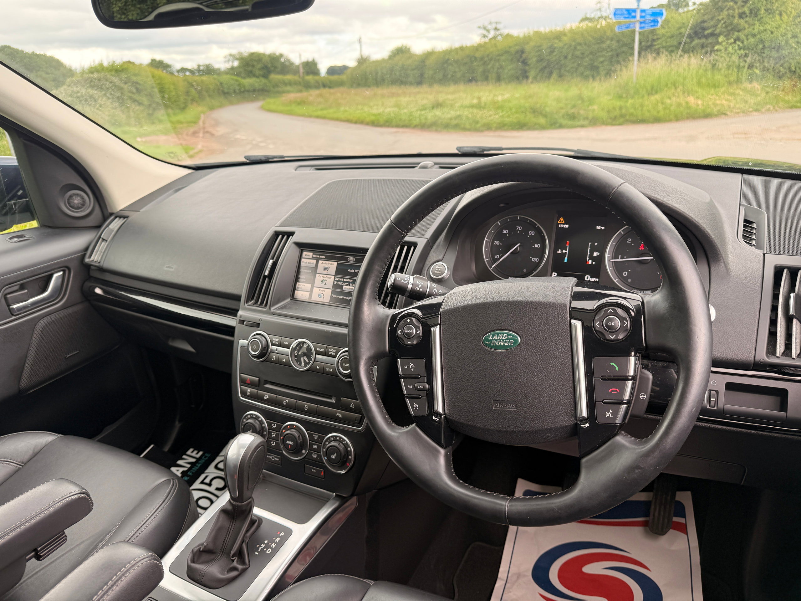 Land Rover Freelander 2 2.2 SD4 HSE Lux SUV 5dr Diesel CommandShift 4WD Euro 5 (190 ps) 5dr Automatic 2013