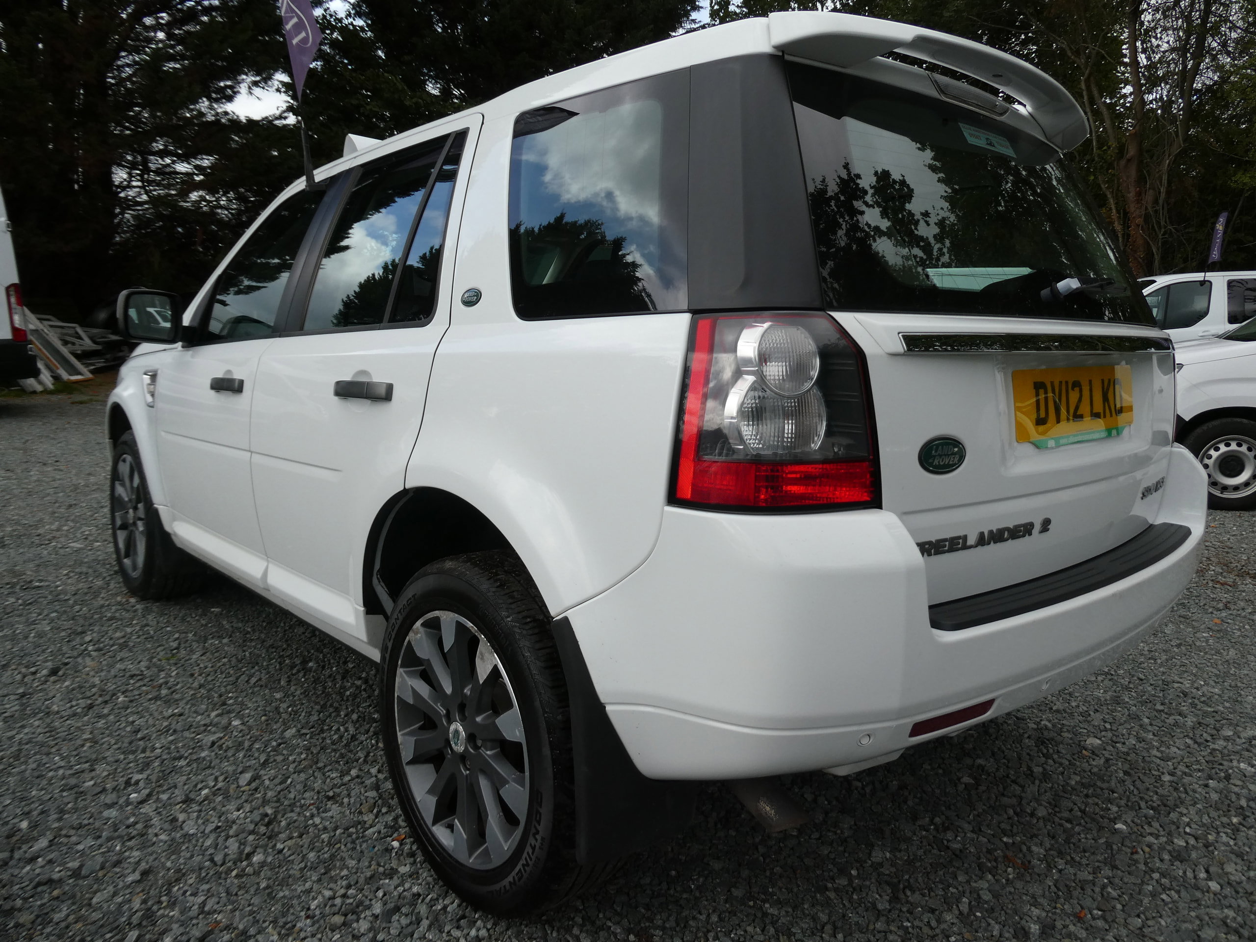 Land Rover Freelander 2 2.2 SD4 HSE SUV 5dr Diesel CommandShift 4WD Euro 5 (190 ps) 5dr Automatic 2012