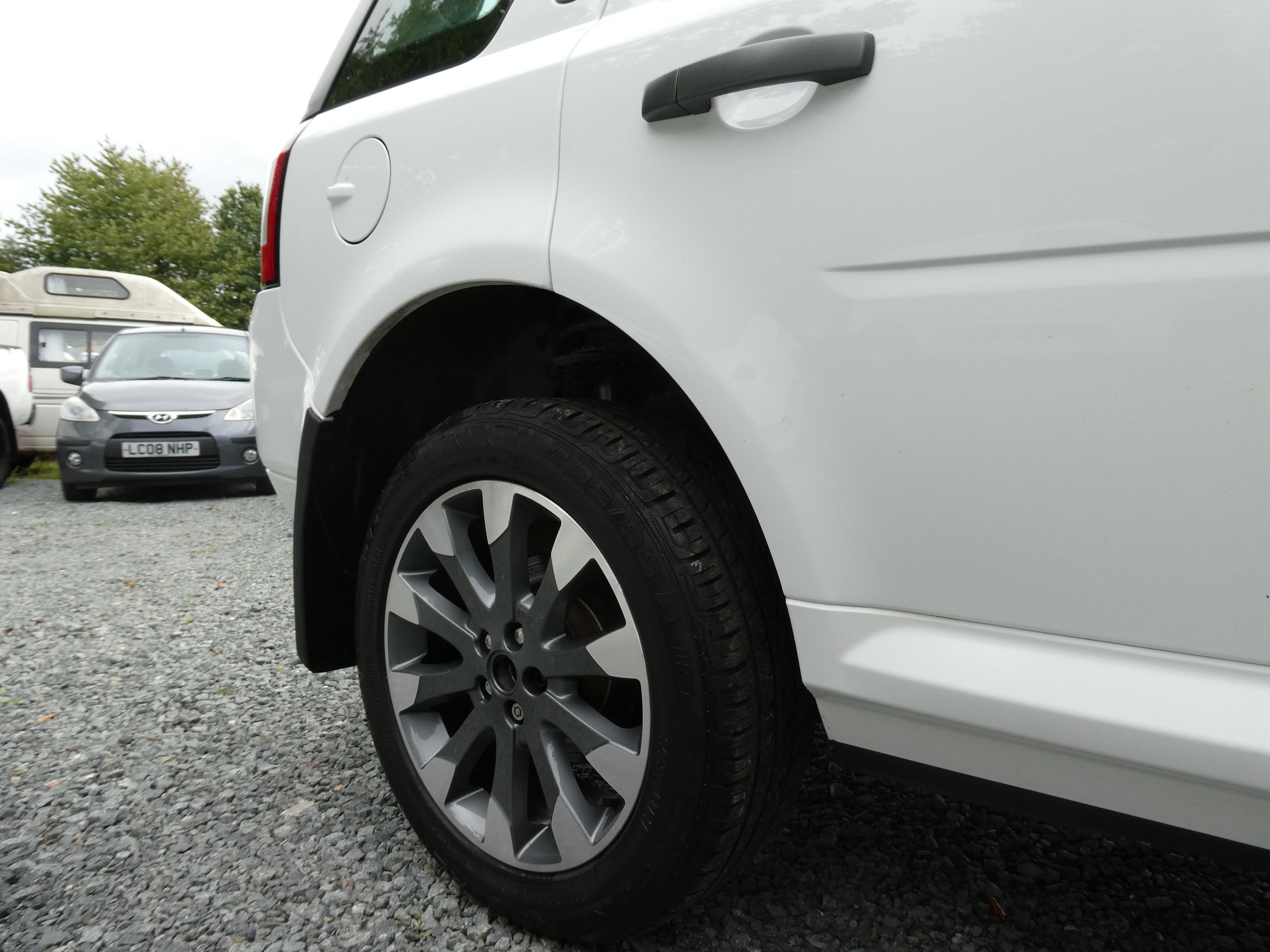 Land Rover Freelander 2 2.2 SD4 HSE SUV 5dr Diesel CommandShift 4WD Euro 5 (190 ps) 5dr Automatic 2012