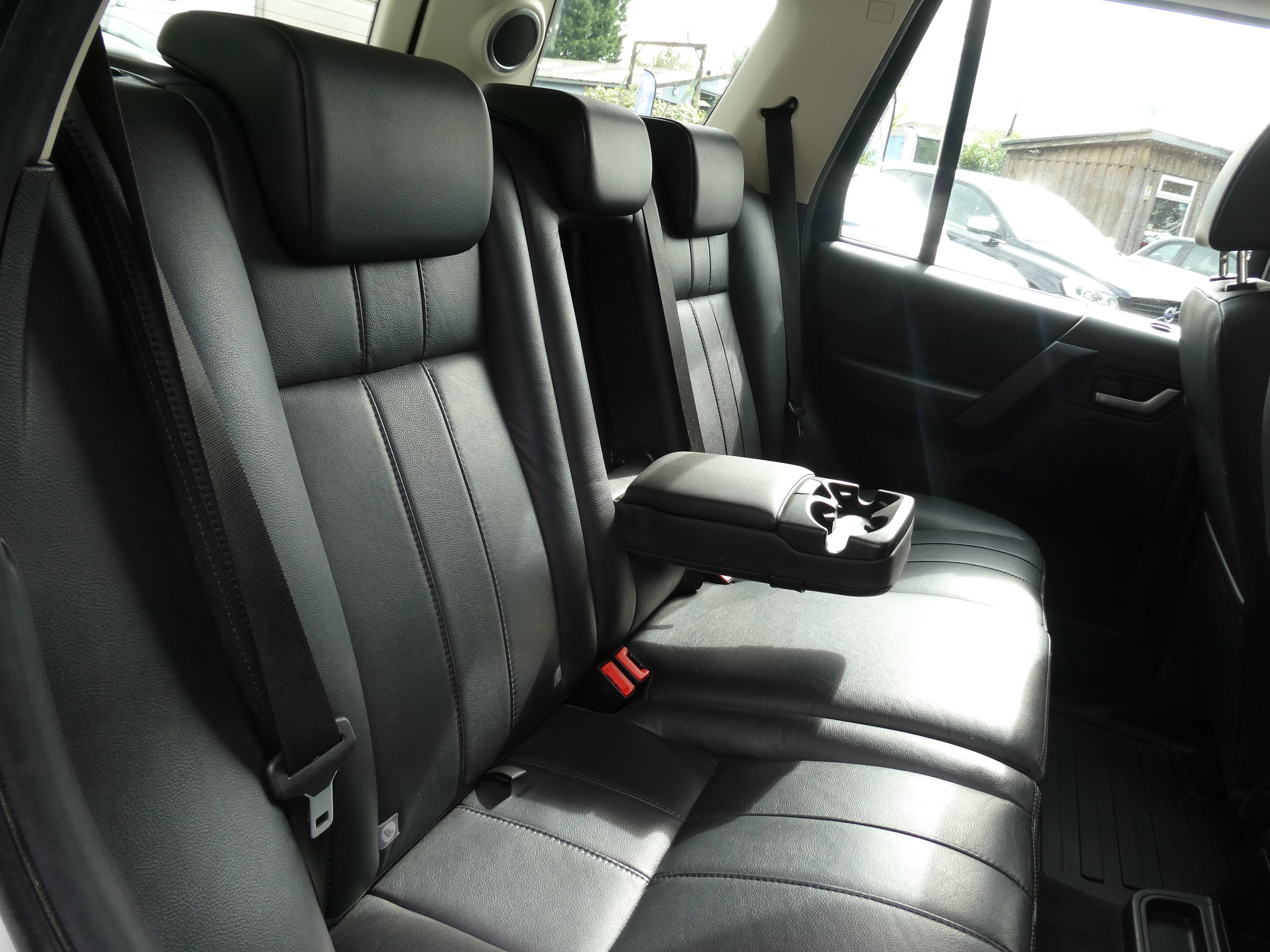 Land Rover Freelander 2 2.2 SD4 HSE SUV 5dr Diesel CommandShift 4WD Euro 5 (190 ps) 5dr Automatic 2012