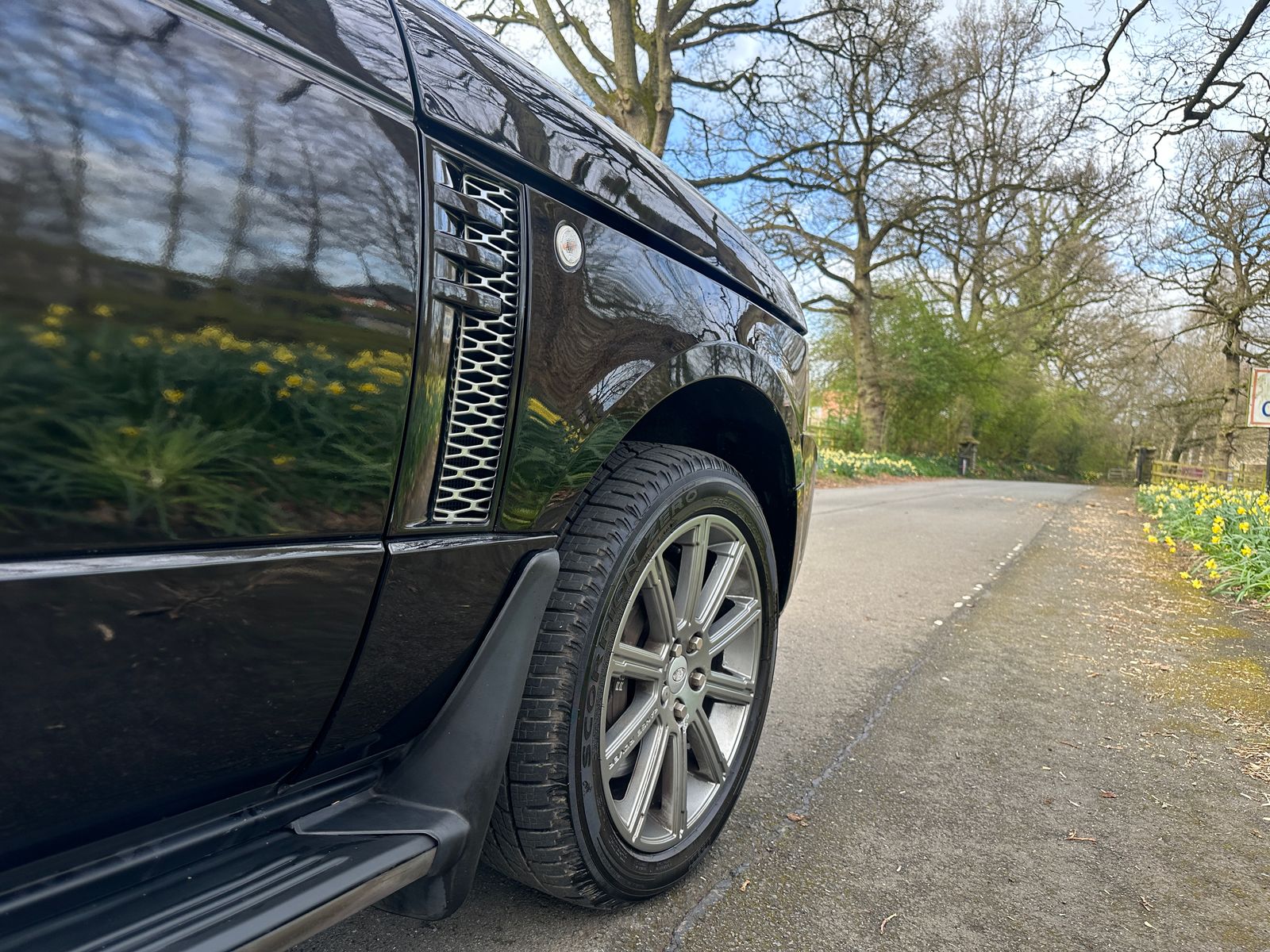 Land Rover Range Rover 4.4 TD V8 Vogue SUV 5dr Diesel Auto 4WD Euro 5 (313 bhp) 5dr Automatic 2026