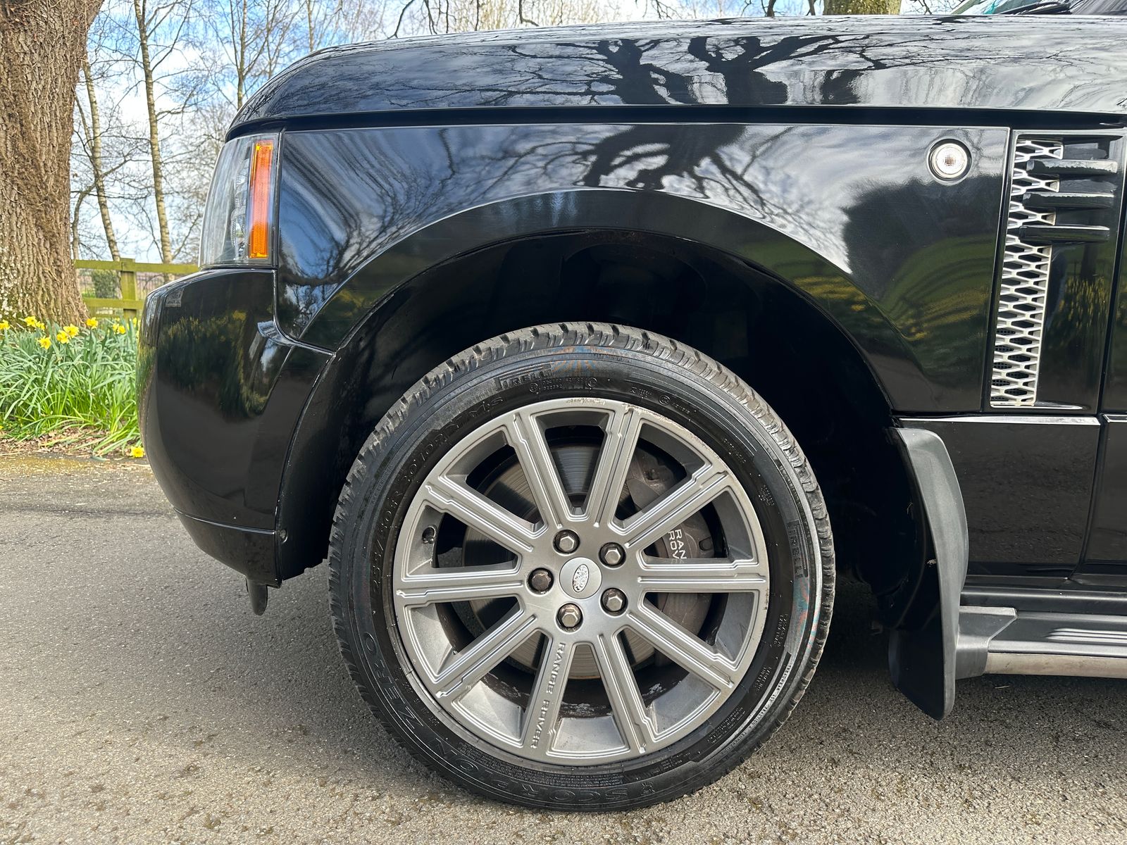 Land Rover Range Rover 4.4 TD V8 Vogue SUV 5dr Diesel Auto 4WD Euro 5 (313 bhp) 5dr Automatic 2026